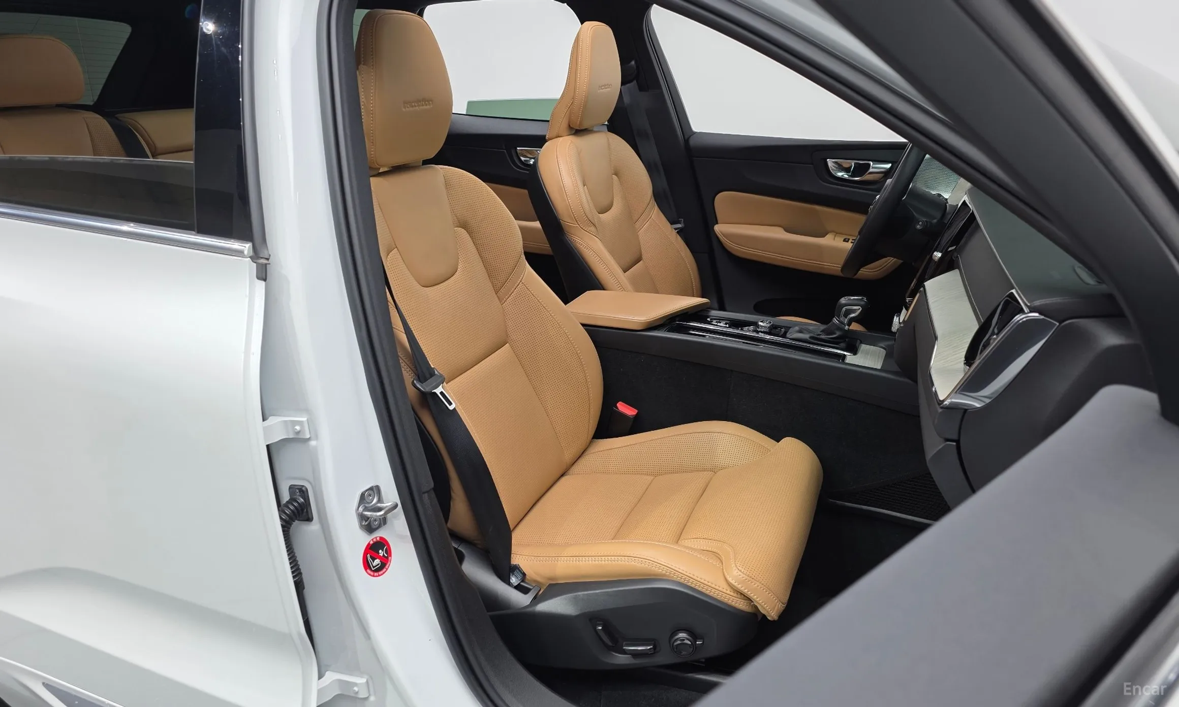 Volvo XC60 Gen 2 превью 10