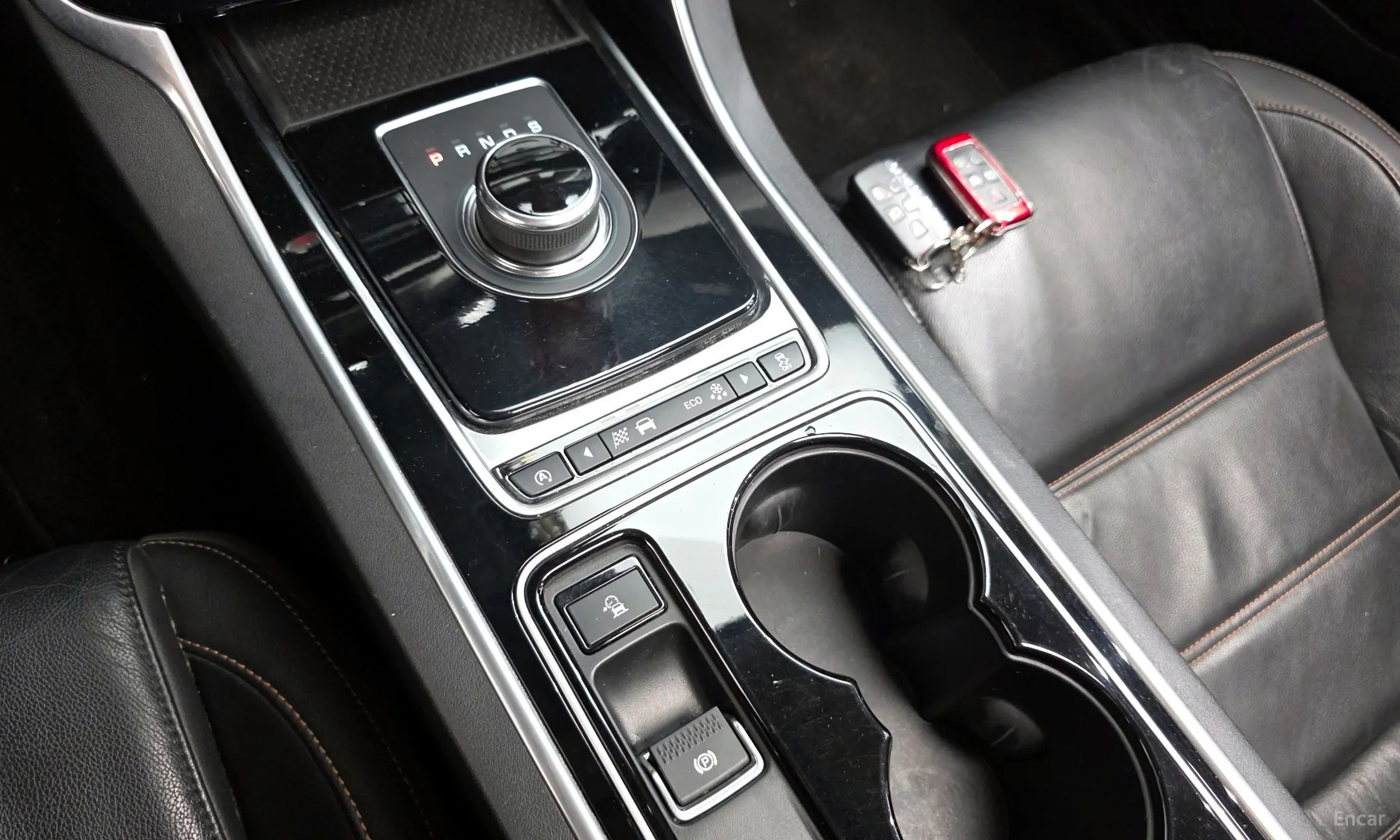 Jaguar XE превью 9