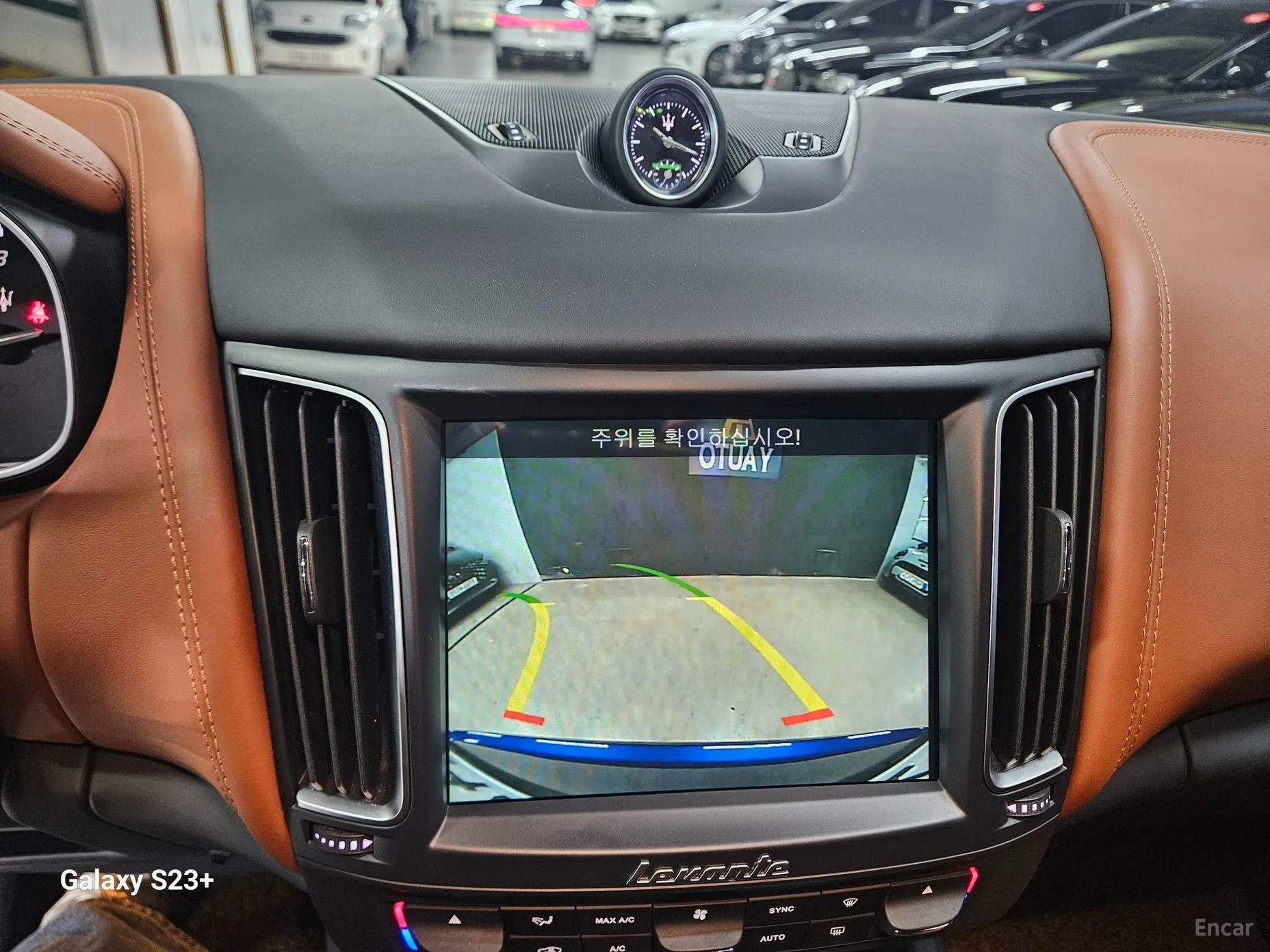 Maserati Levante превью 16