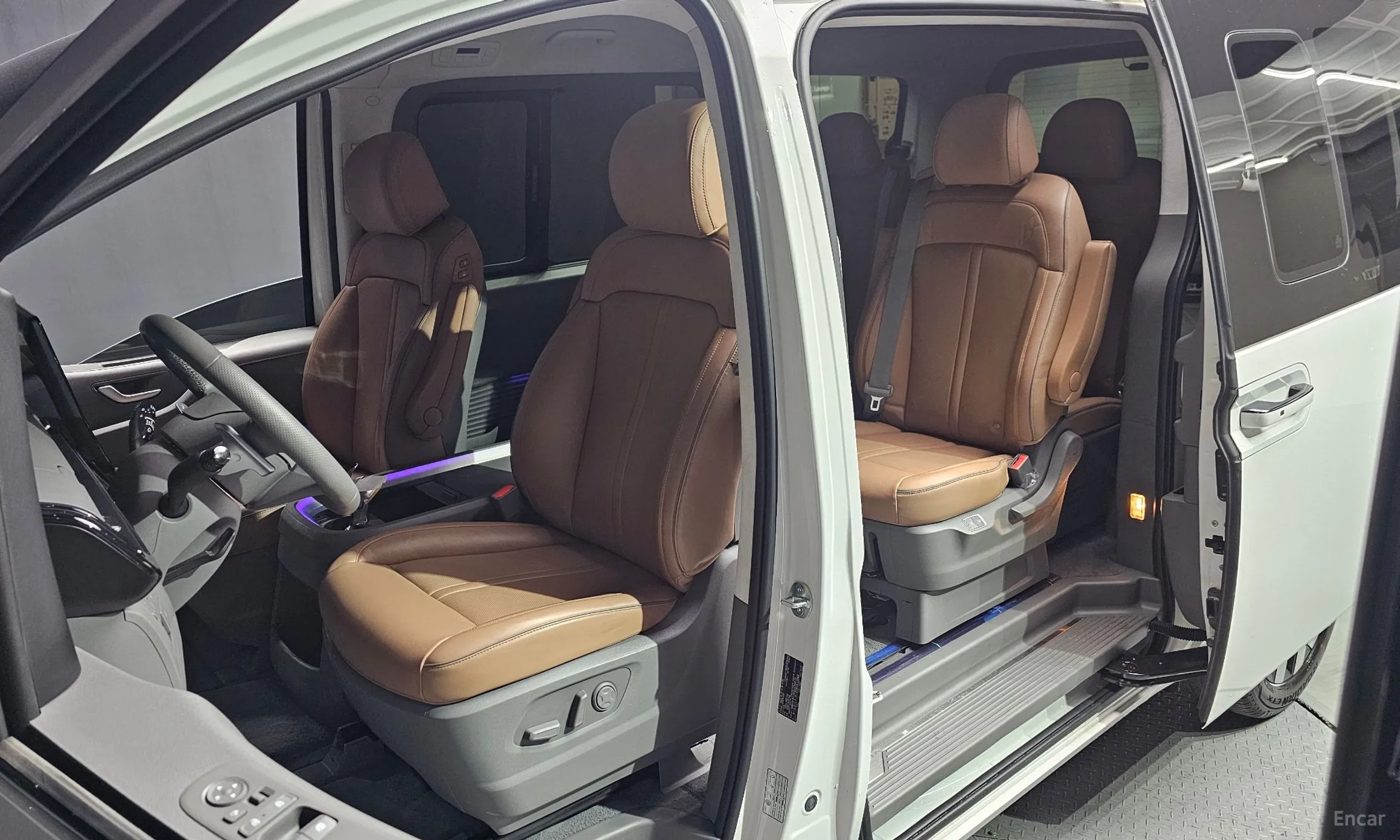 Hyundai Staria превью 10
