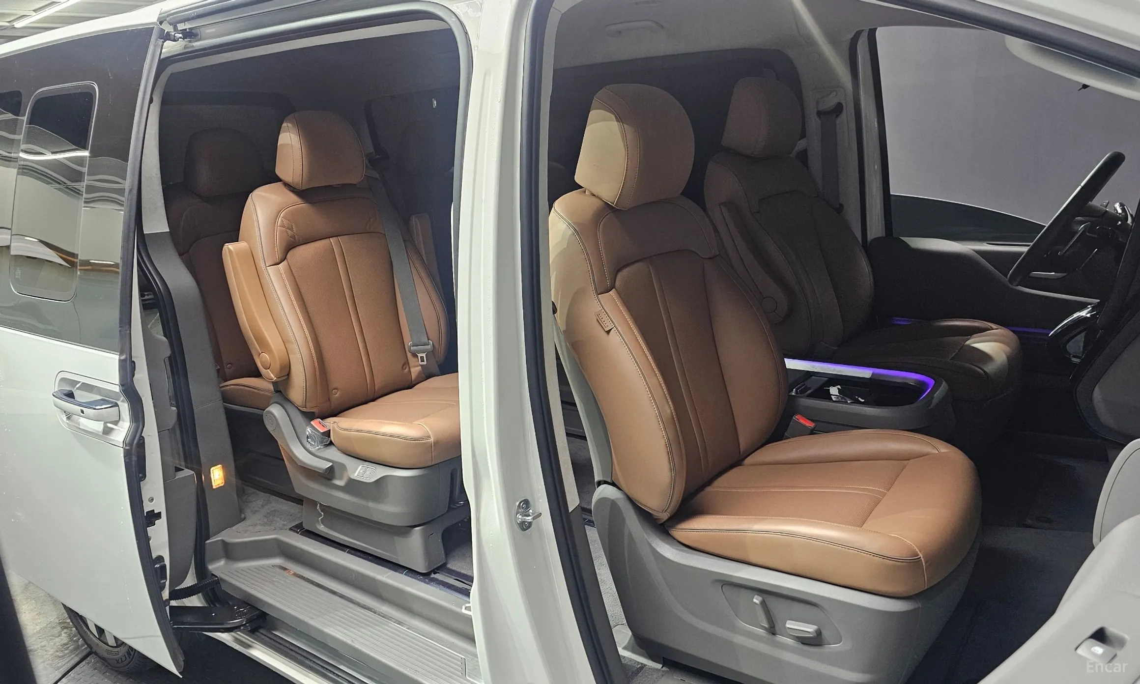 Hyundai Staria превью 11