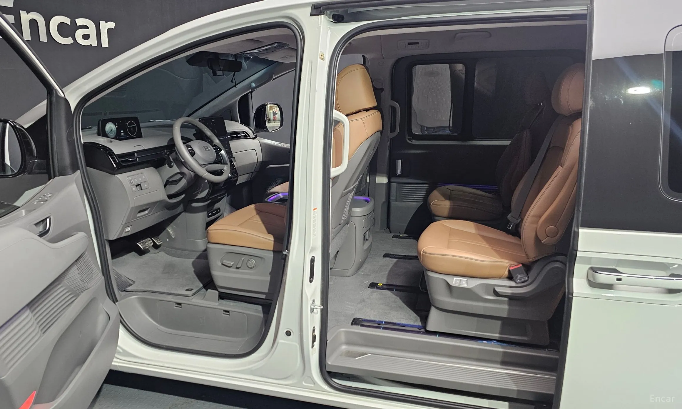 Hyundai Staria превью 12