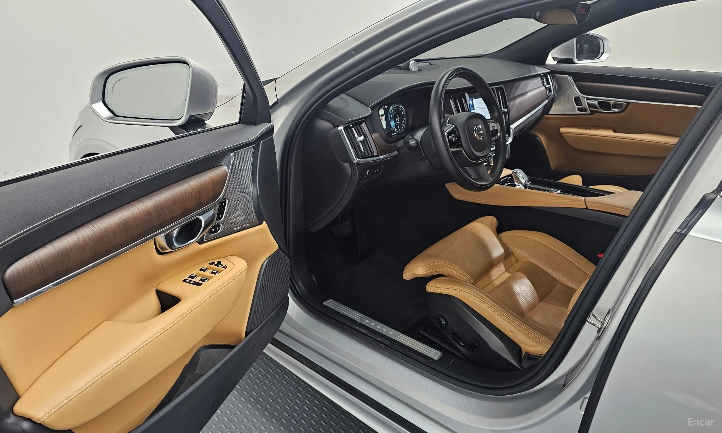 Volvo S90 превью 10