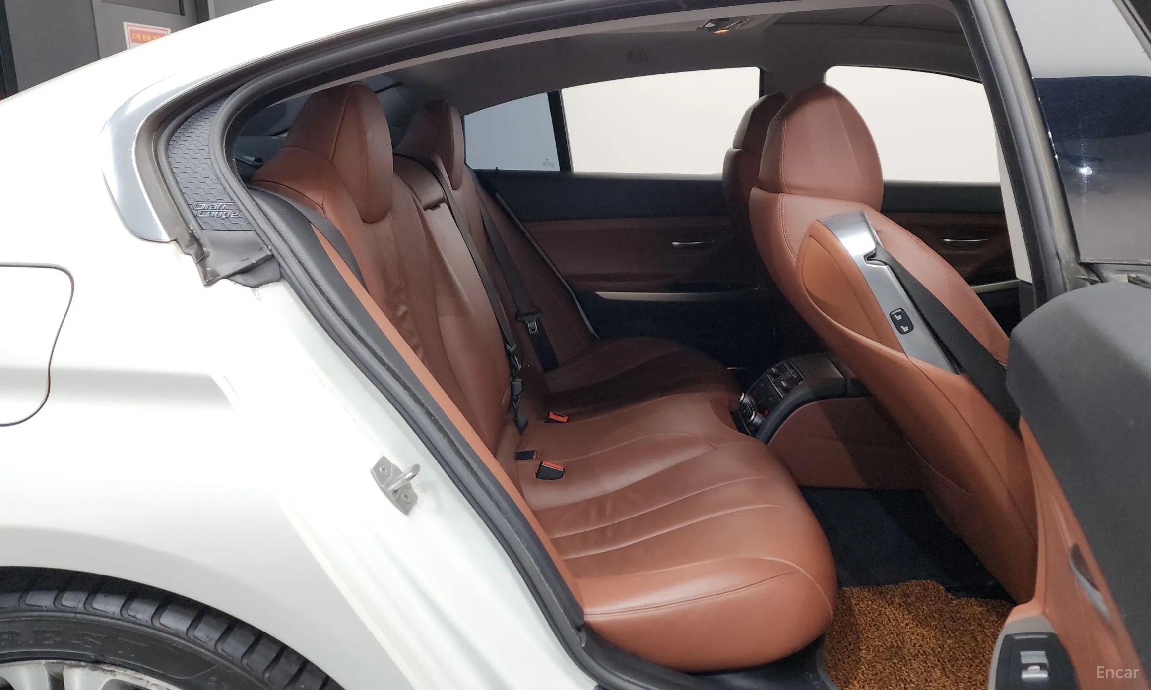 BMW 6 Series (F12) превью 12