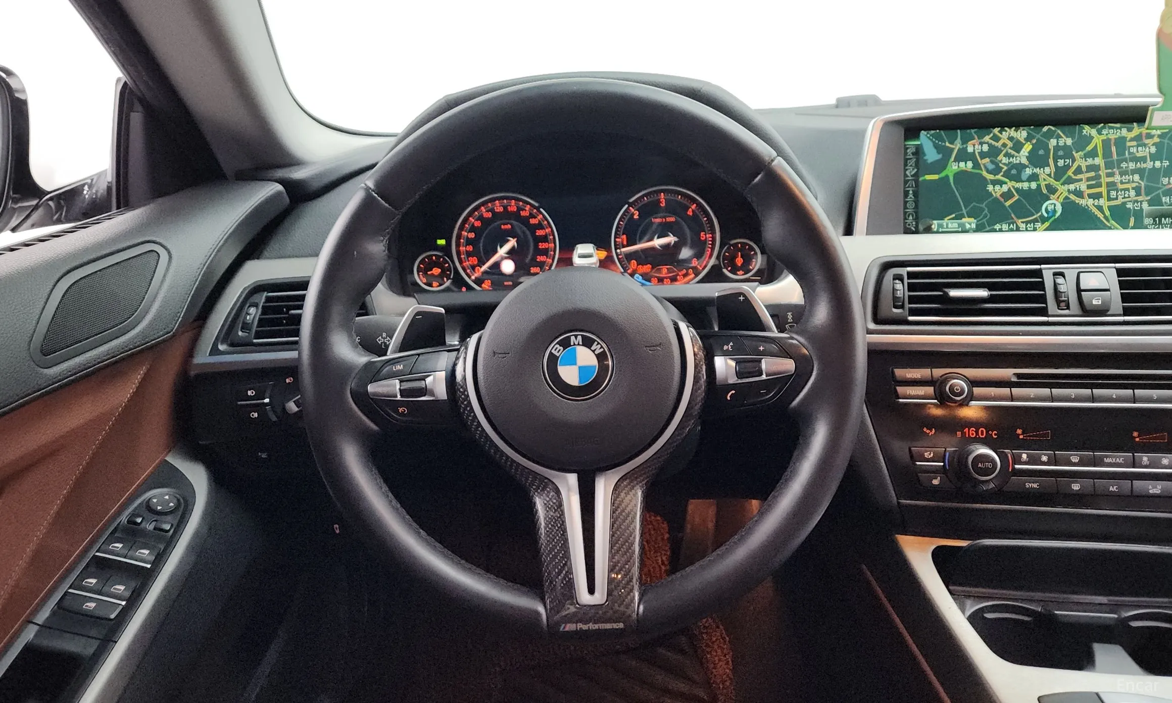 BMW 6 Series (F12) превью 13