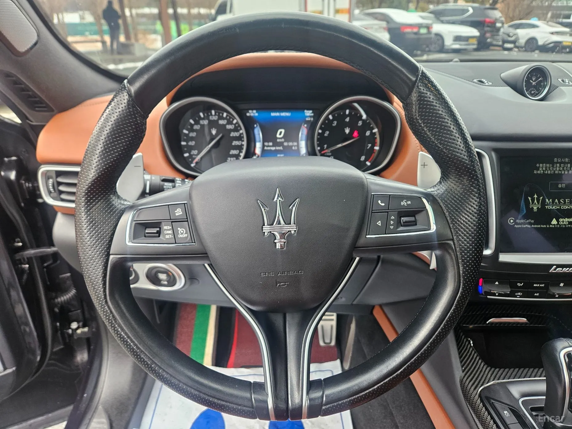 Maserati Levante превью 14