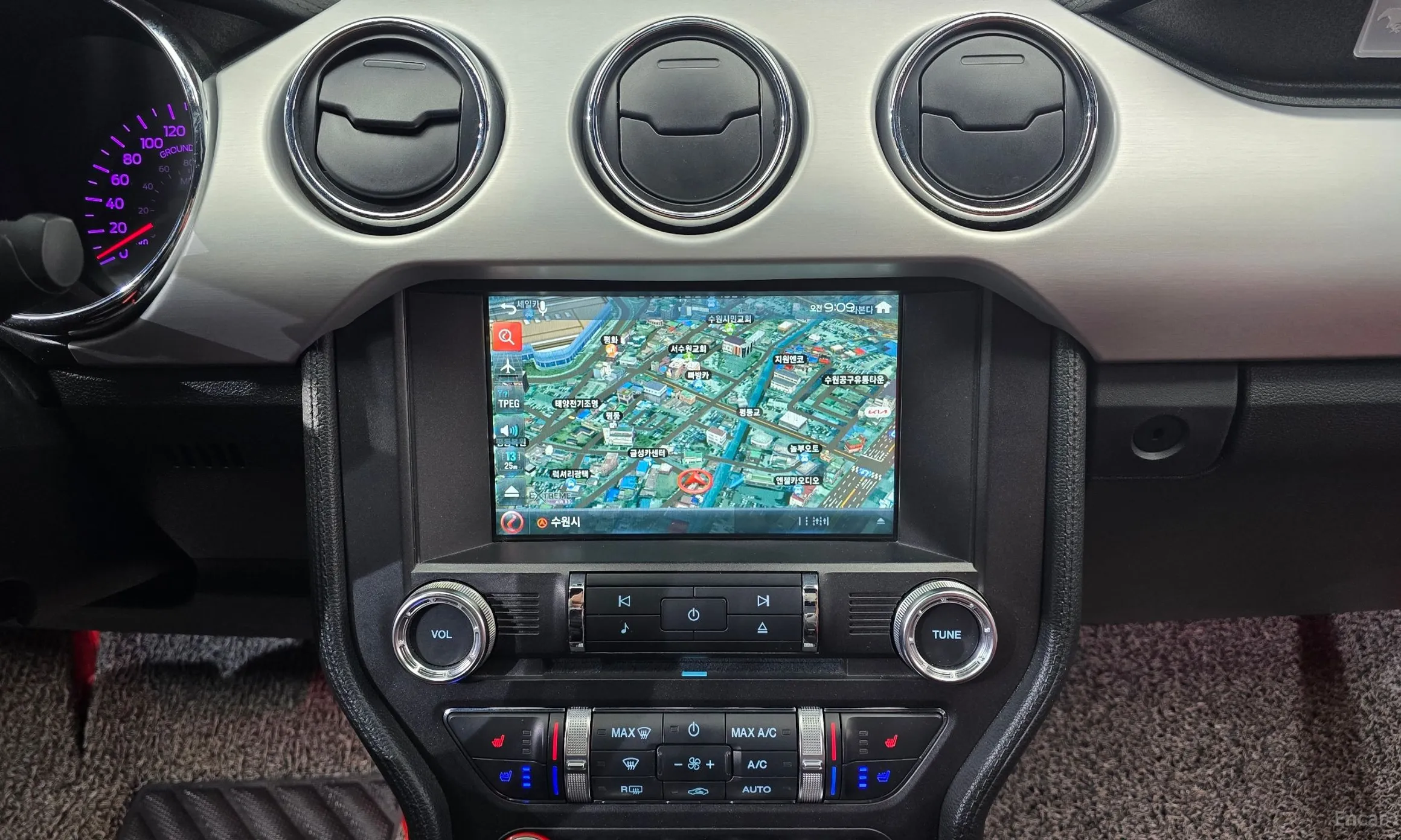 Ford Mustang превью 14
