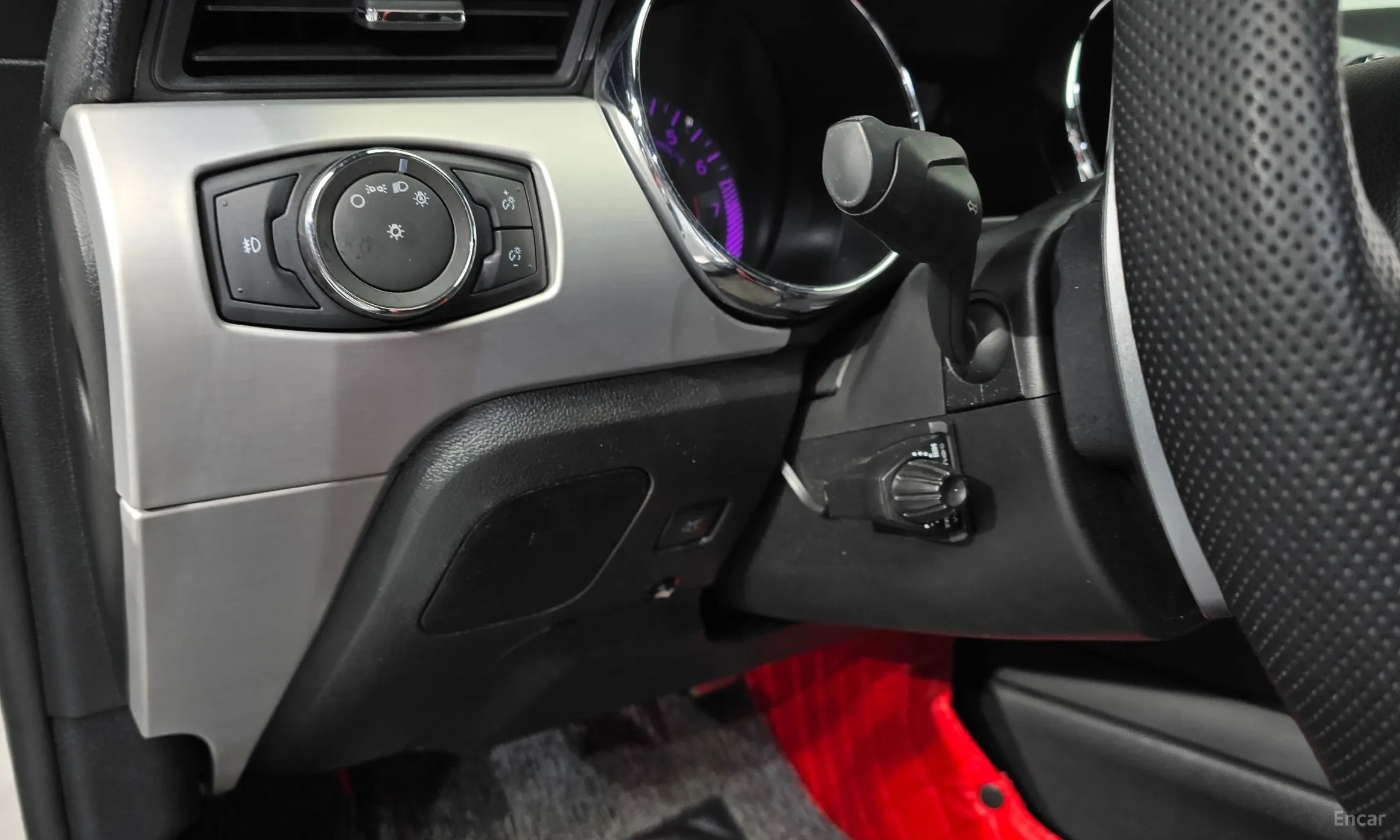 Ford Mustang превью 18