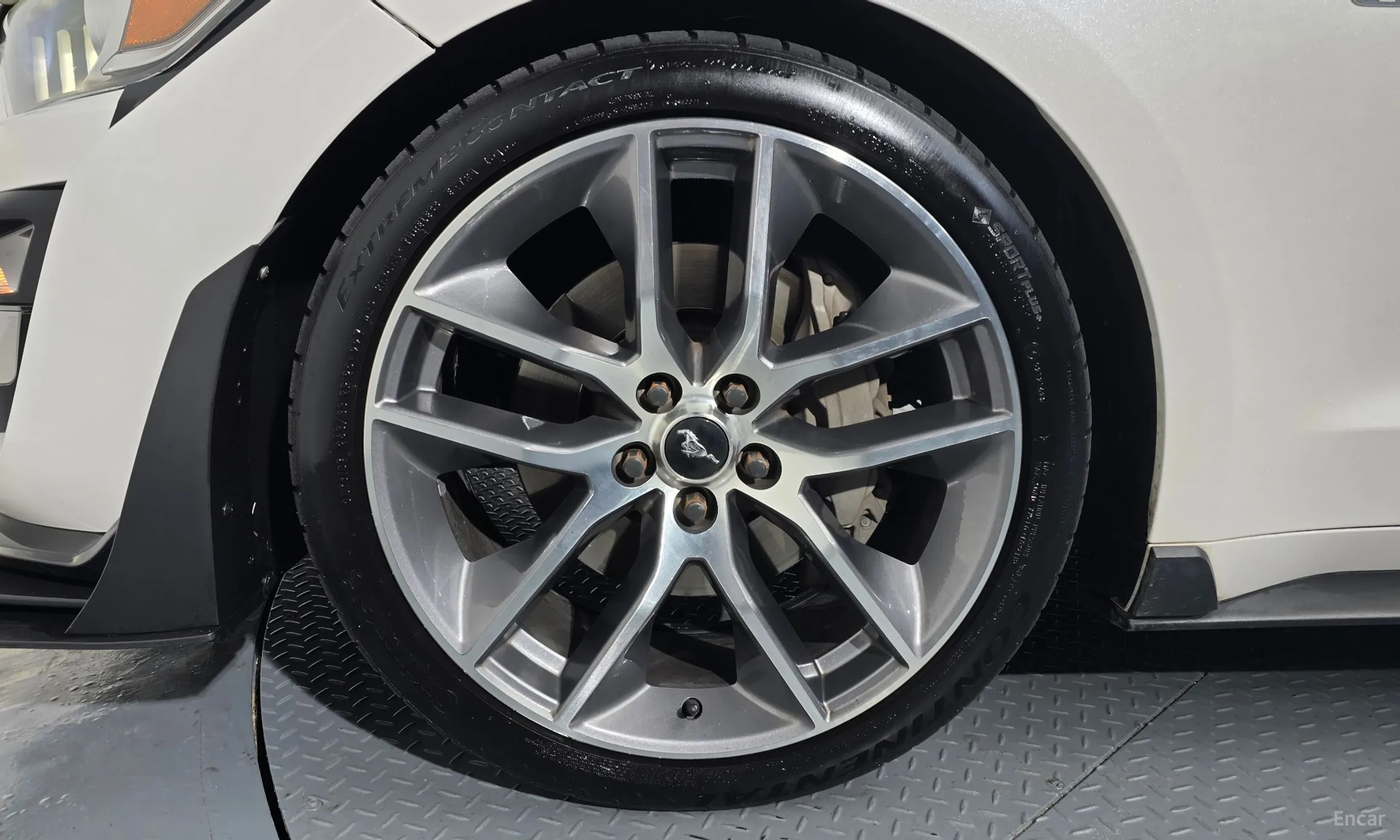 Ford Mustang превью 5
