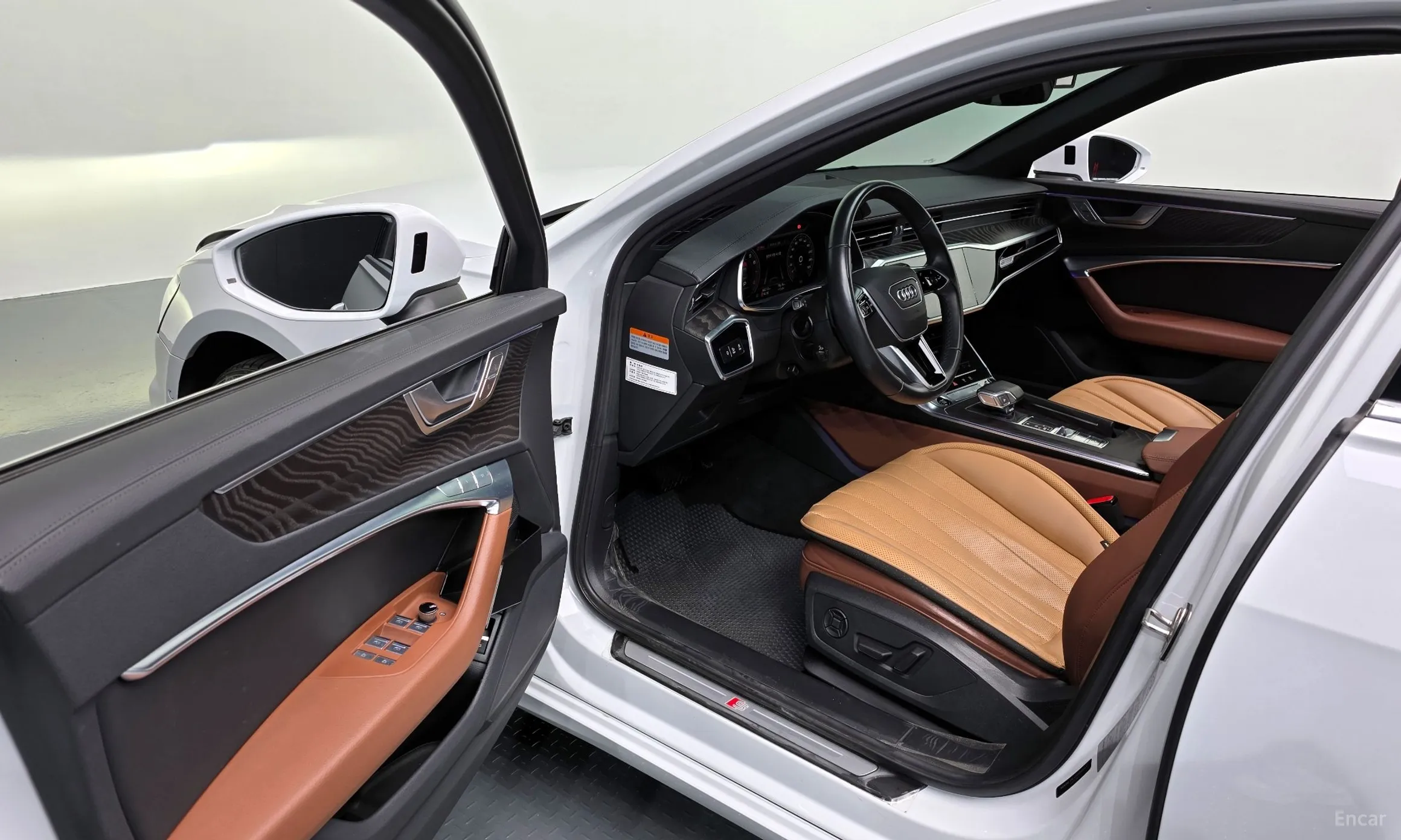 Audi A6 (C8) превью 11