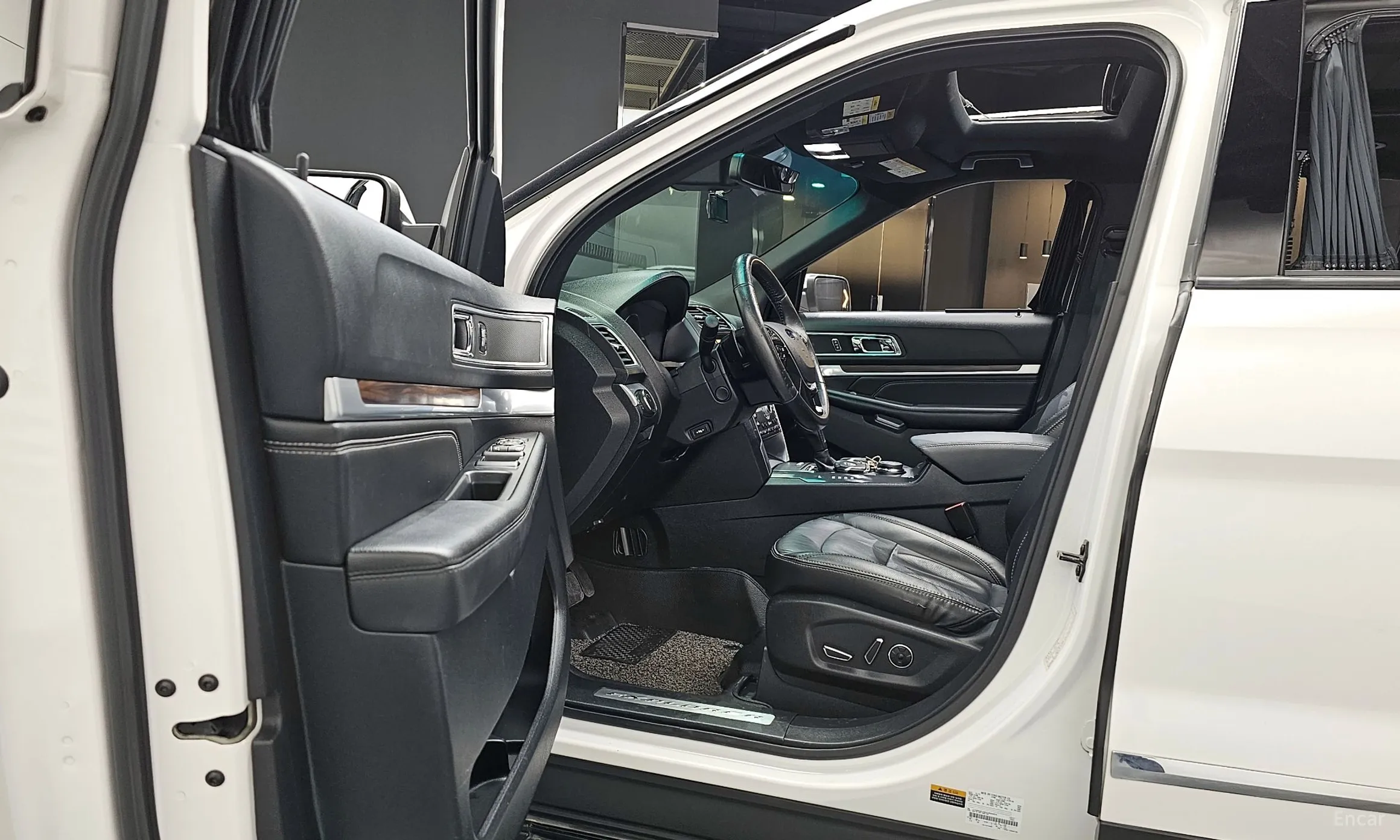 Ford Explorer превью 10