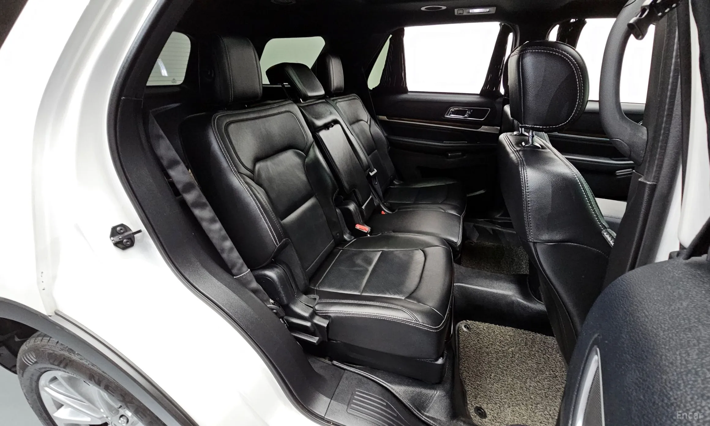 Ford Explorer превью 11