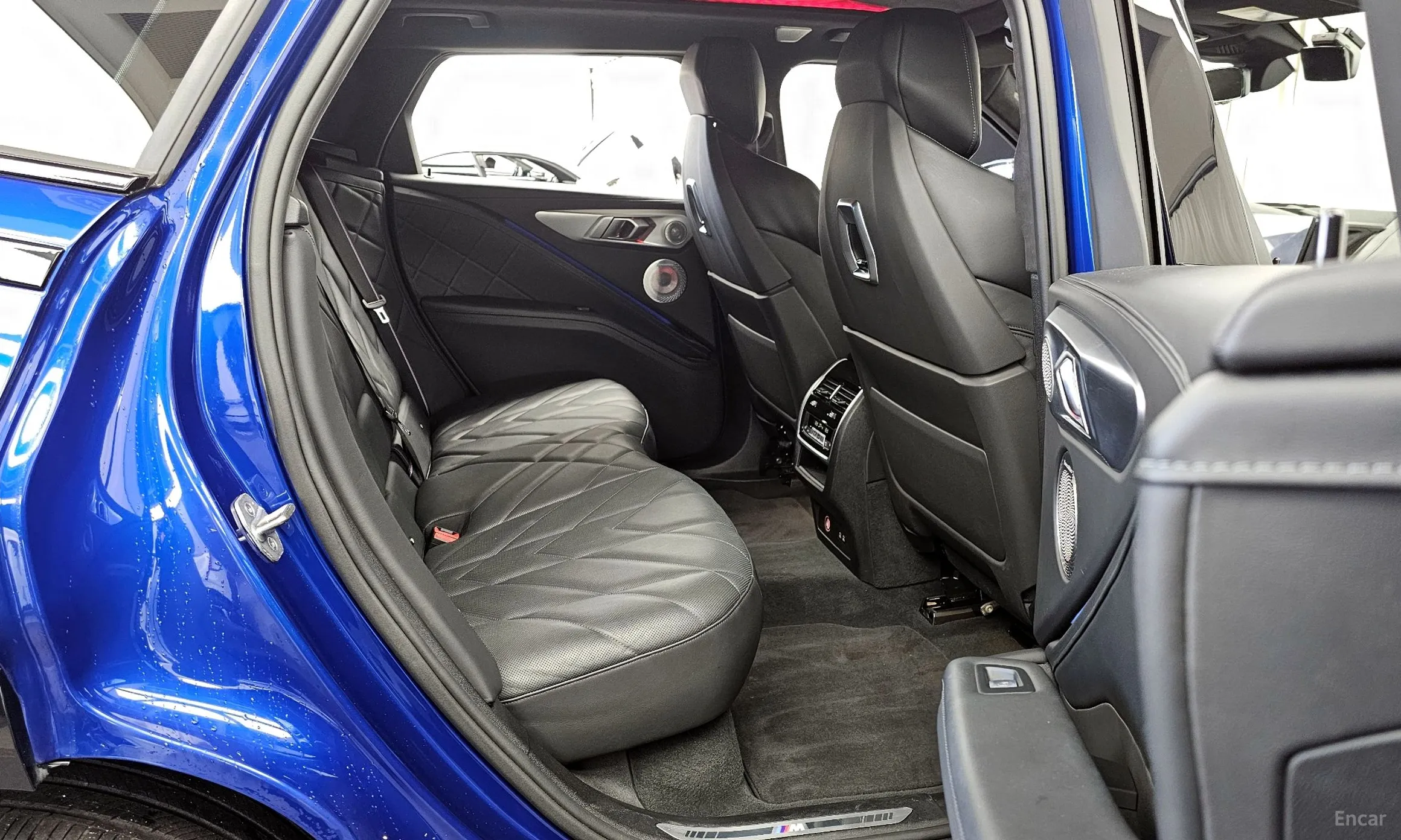 BMW XM (G09) превью 12
