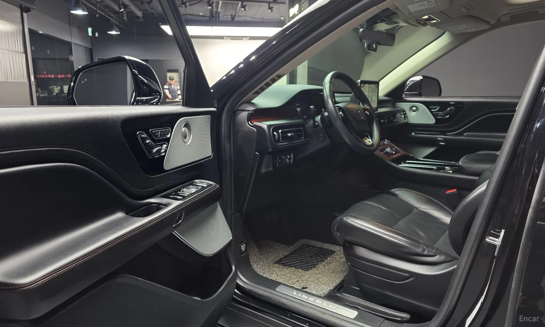 Lincoln Aviator 2nd Generation превью 10