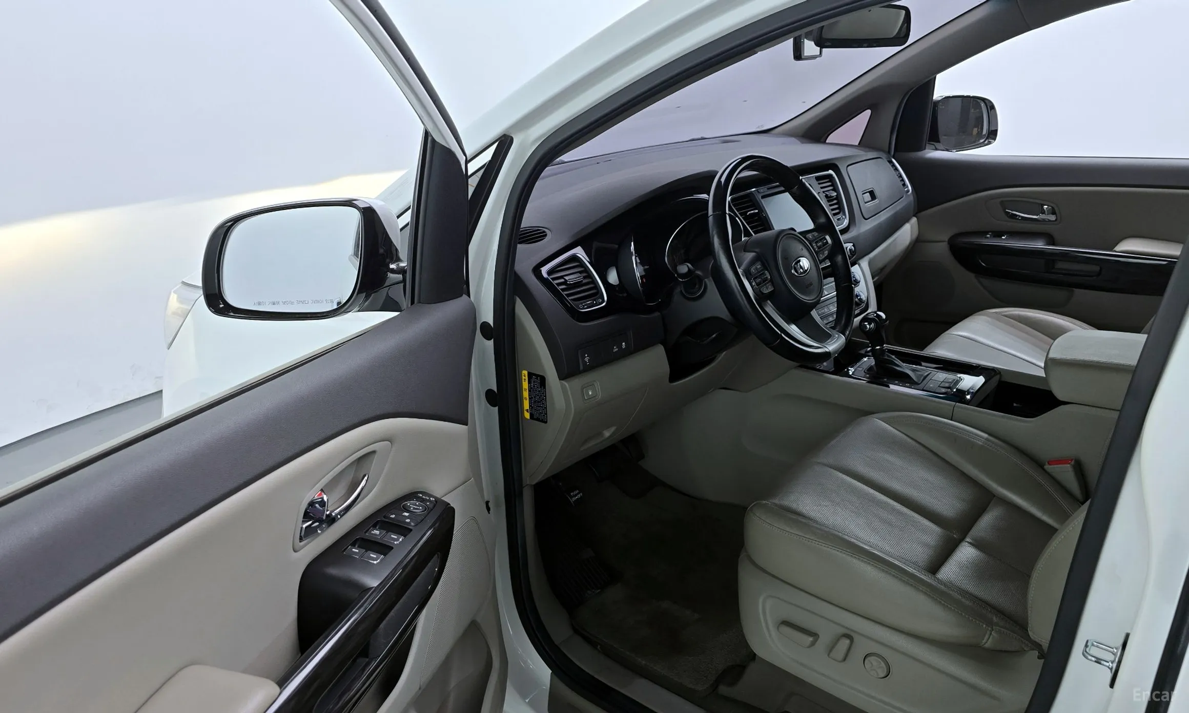 Kia Carnival превью 10