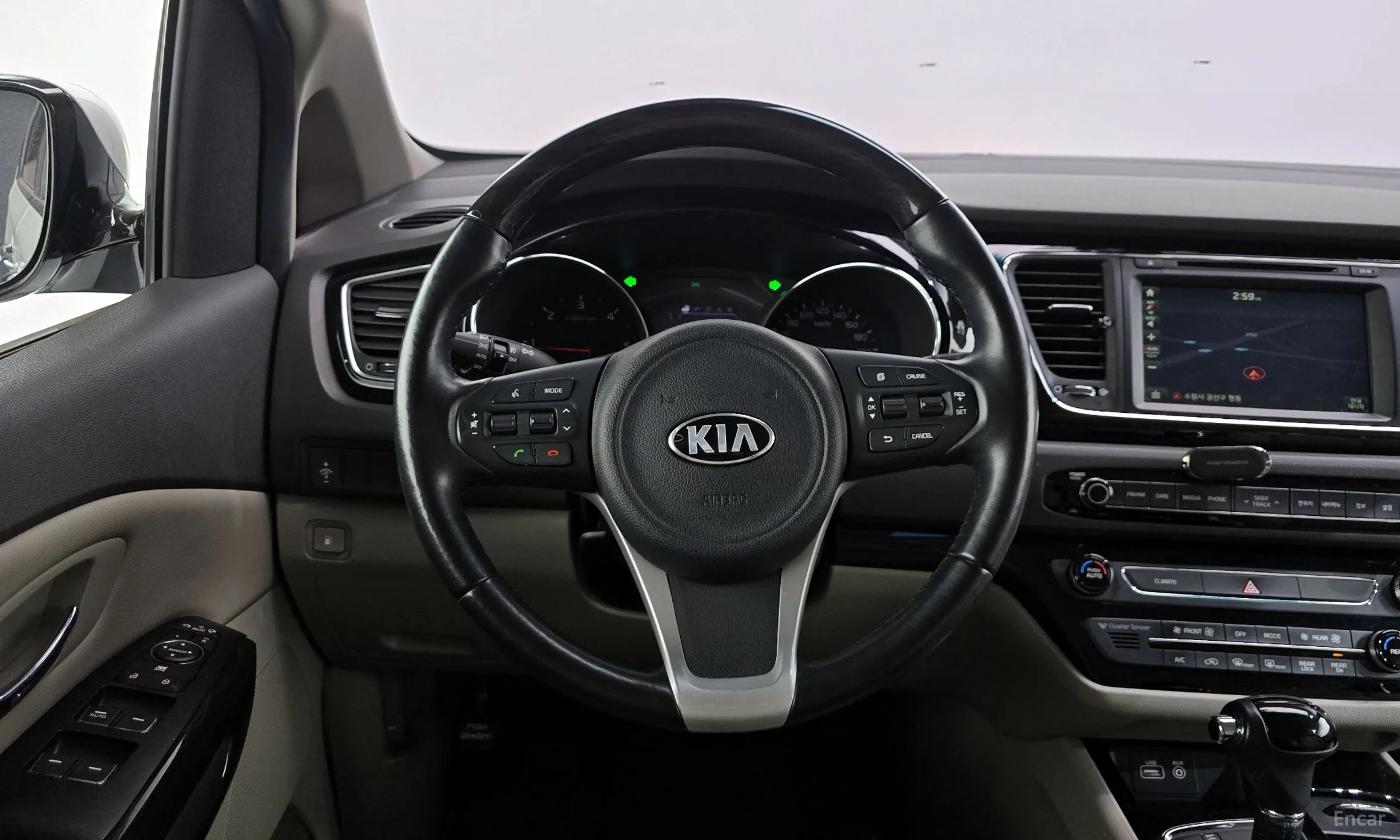 Kia Carnival превью 13