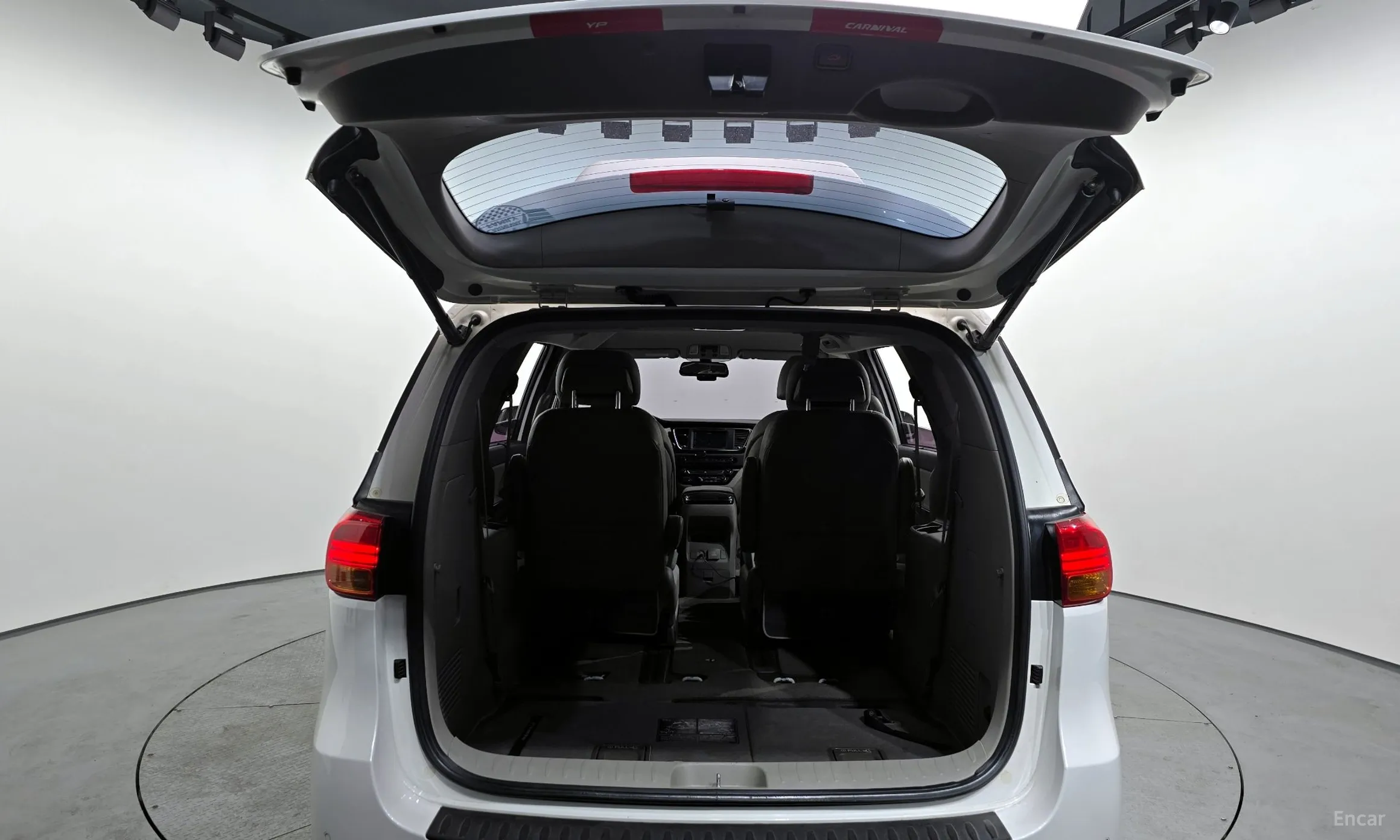 Kia Carnival превью 20