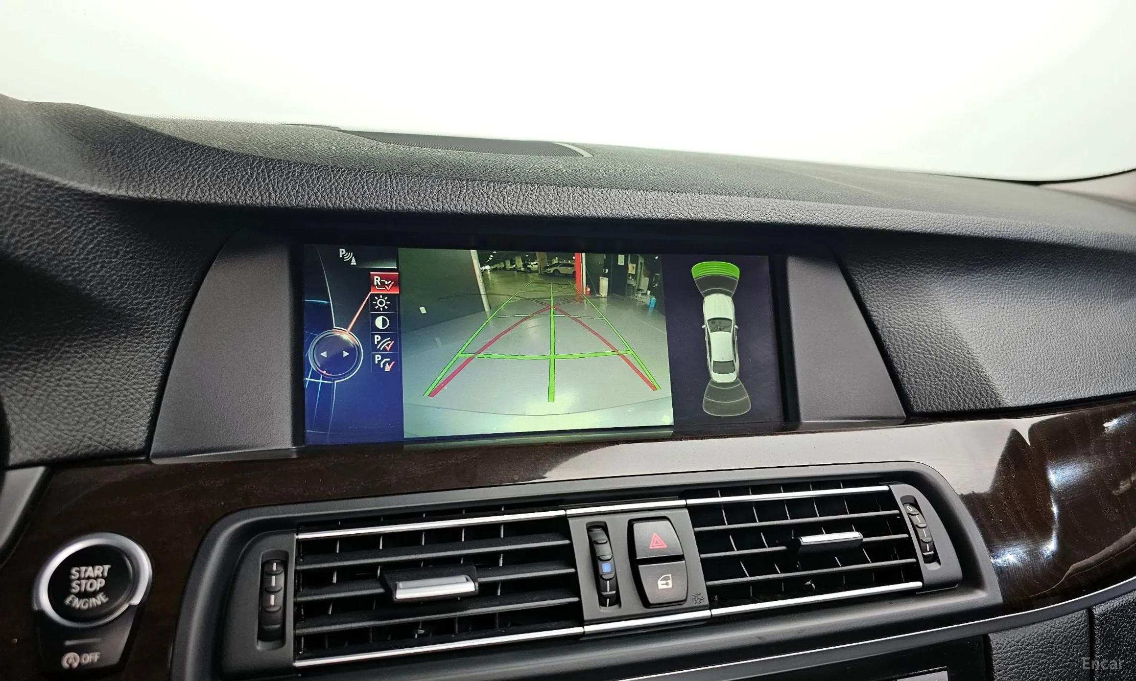 BMW 5 Series (F10) превью 15