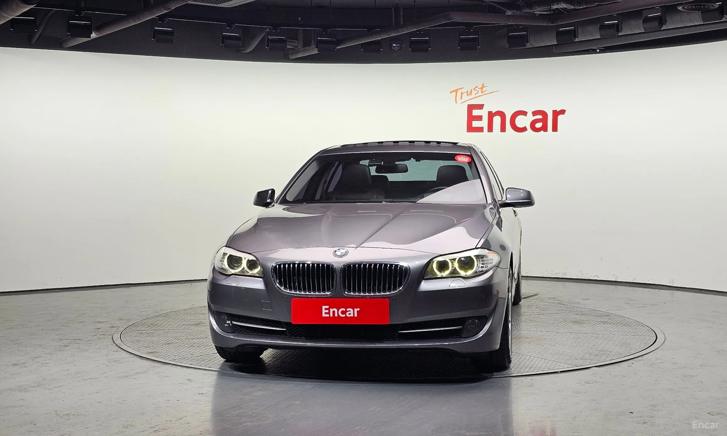 BMW 5 Series (F10) превью 3