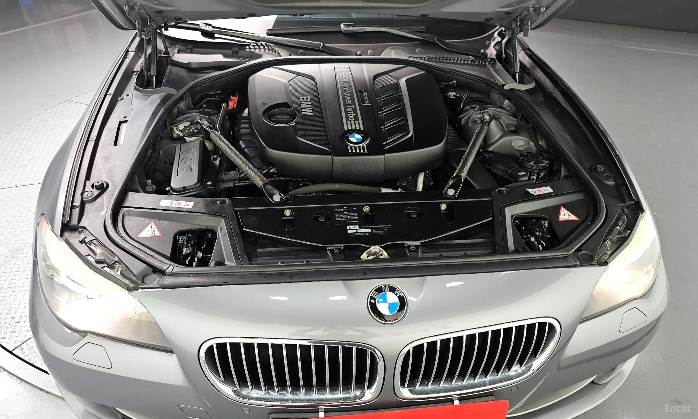 BMW 5 Series (F10) превью 6
