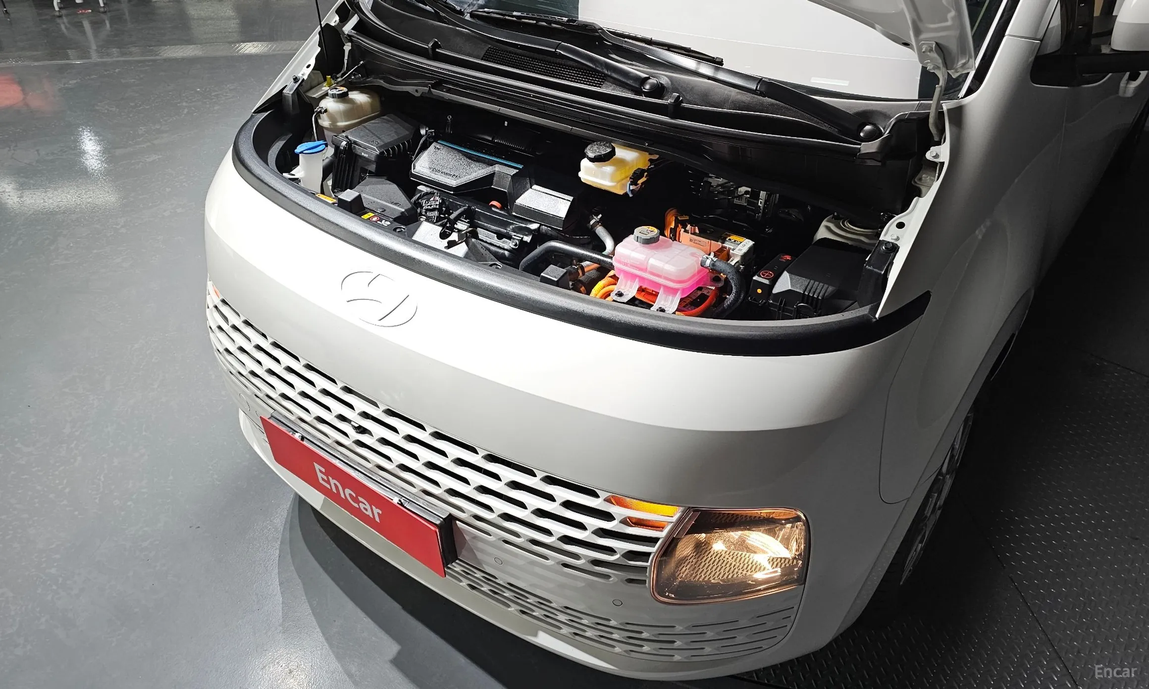 Hyundai Staria превью 6