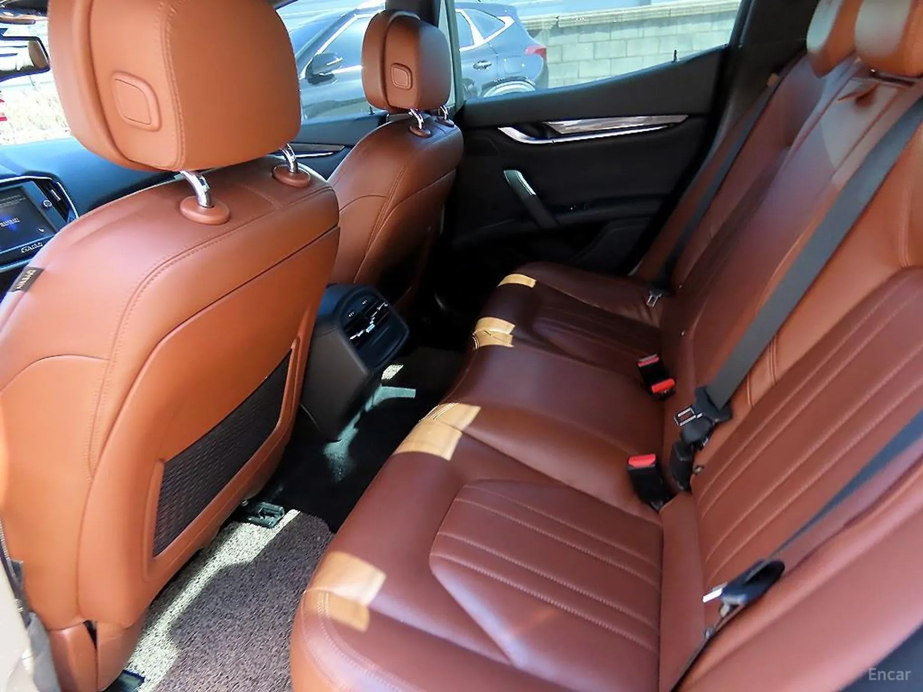 Maserati Ghibli превью 6