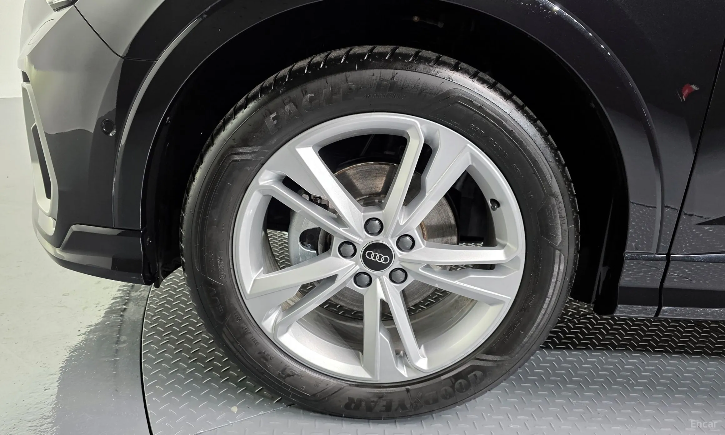 Audi Q3 (F3) превью 5