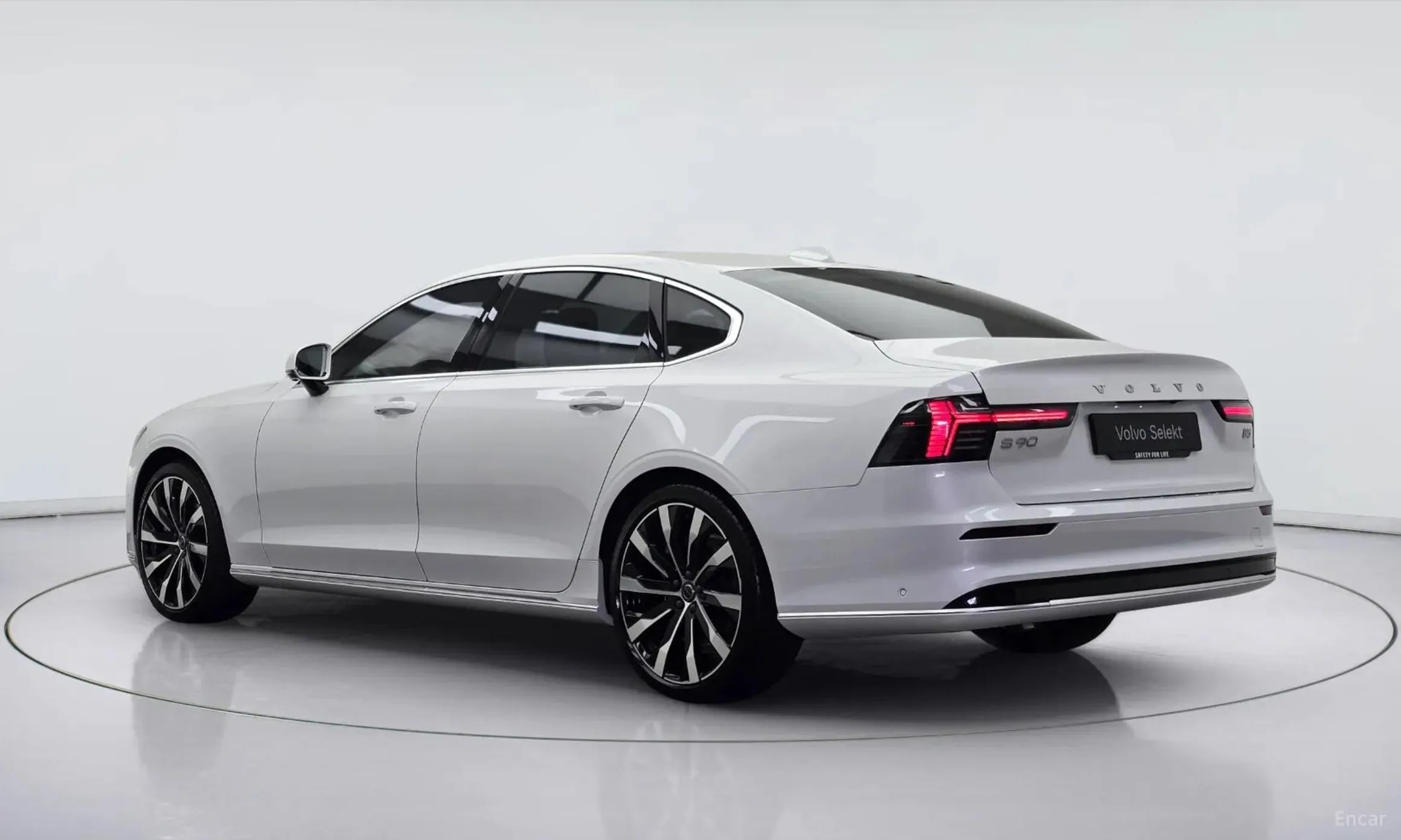 Volvo S90 превью 4
