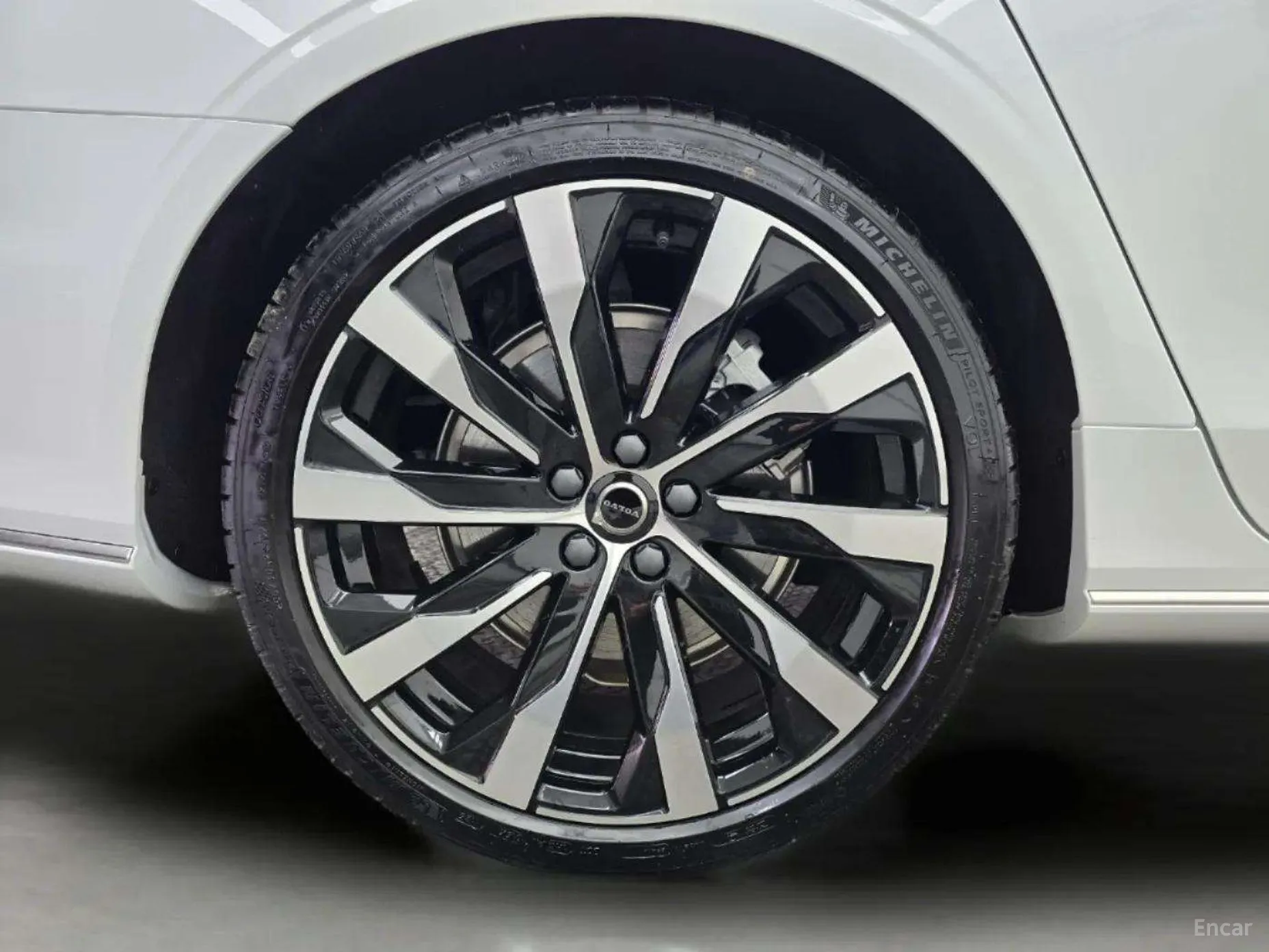 Volvo S90 превью 5