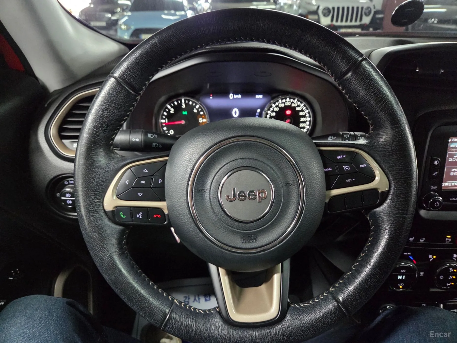 Jeep Renegade превью 10