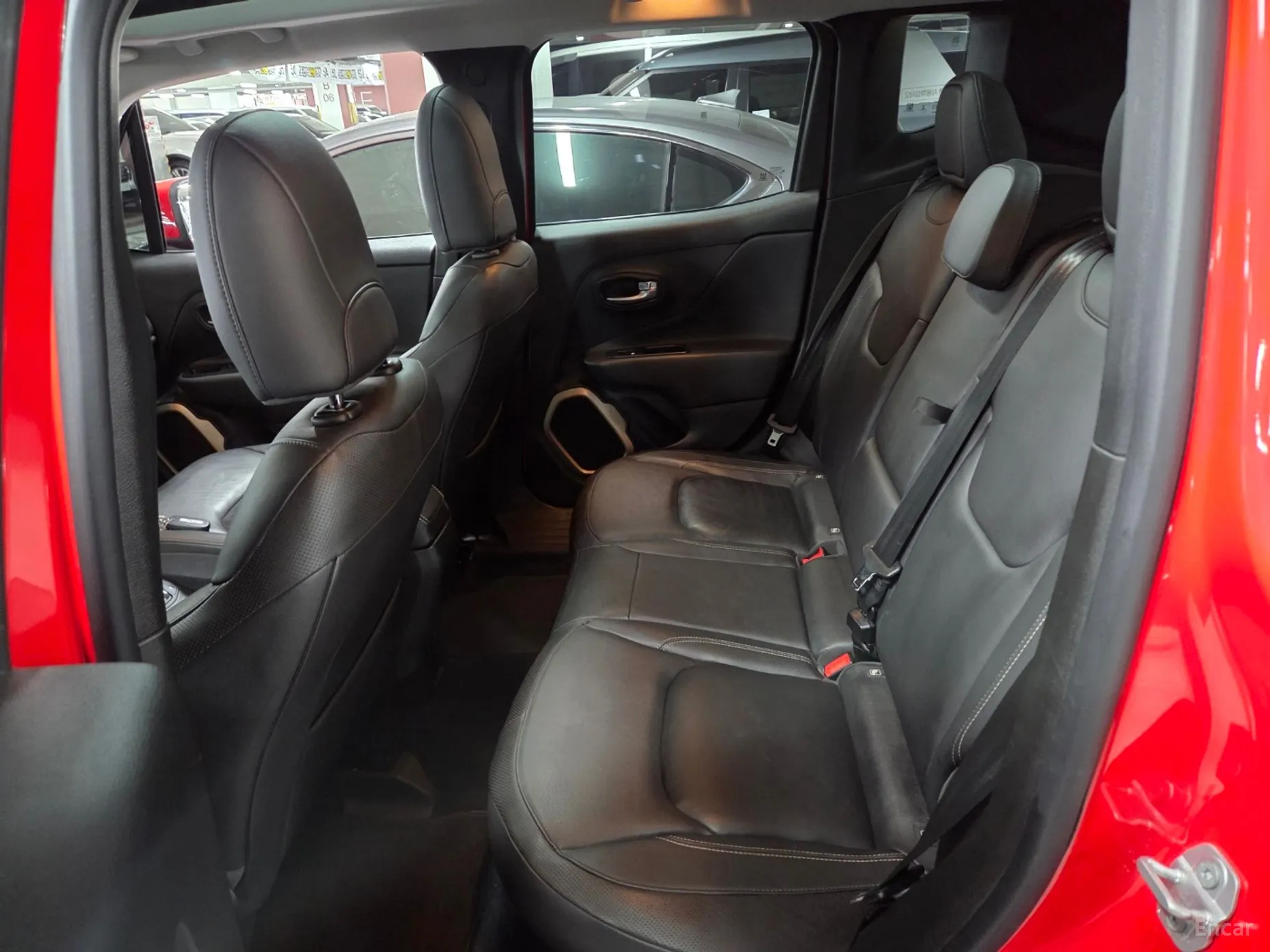 Jeep Renegade превью 16