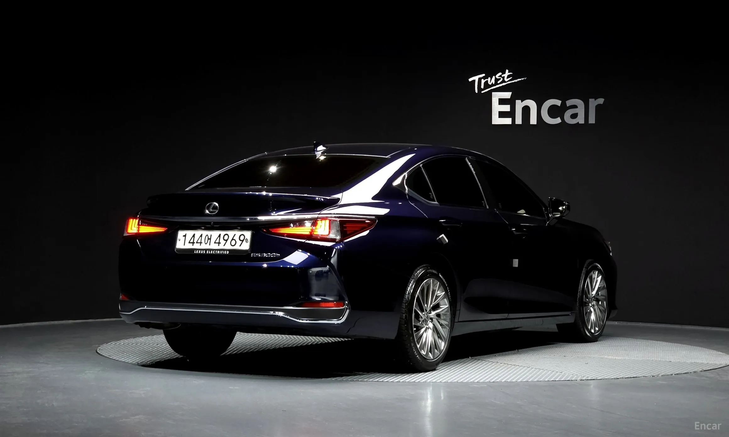 Lexus ES300h 7th Generation