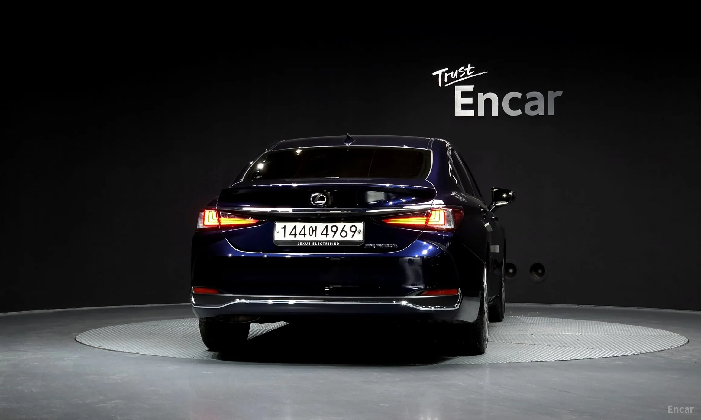 Lexus ES300h 7th Generation превью 4