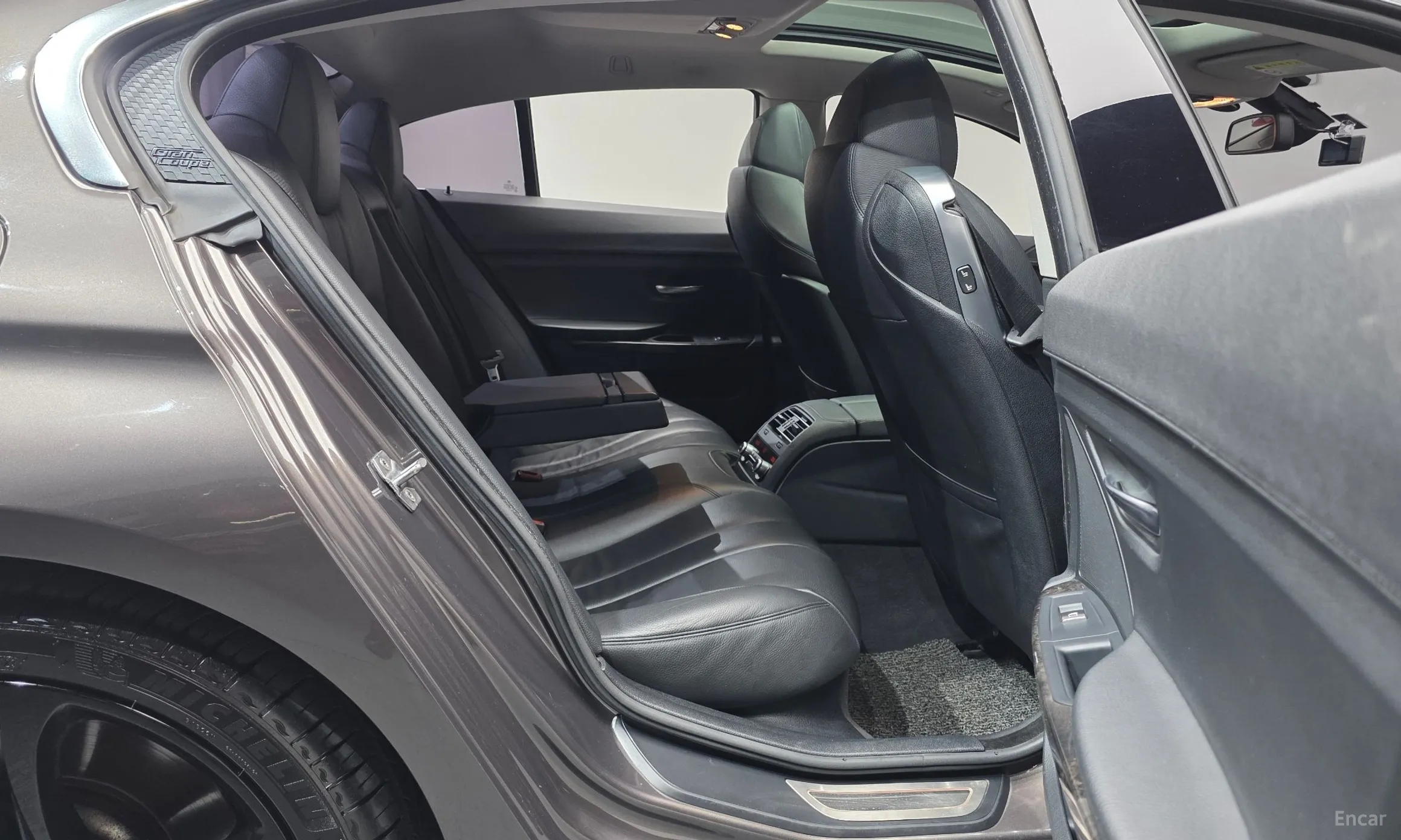BMW 6 Series (F12) превью 12