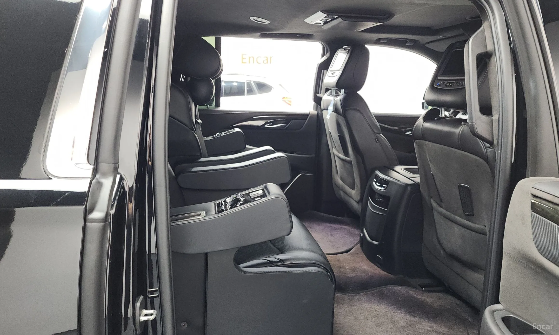 Cadillac Escalade превью 12