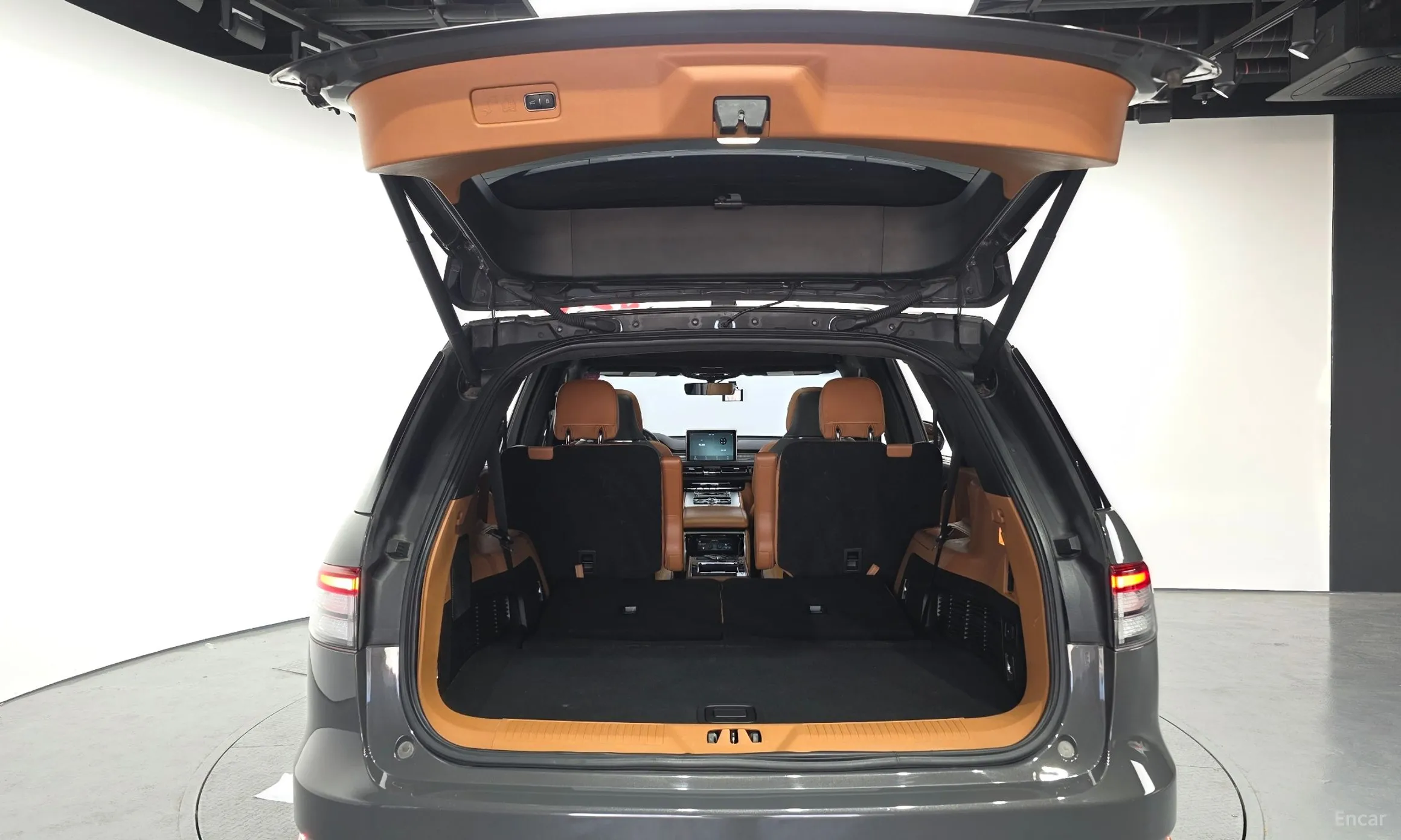 Lincoln Aviator 2nd Generation превью 20