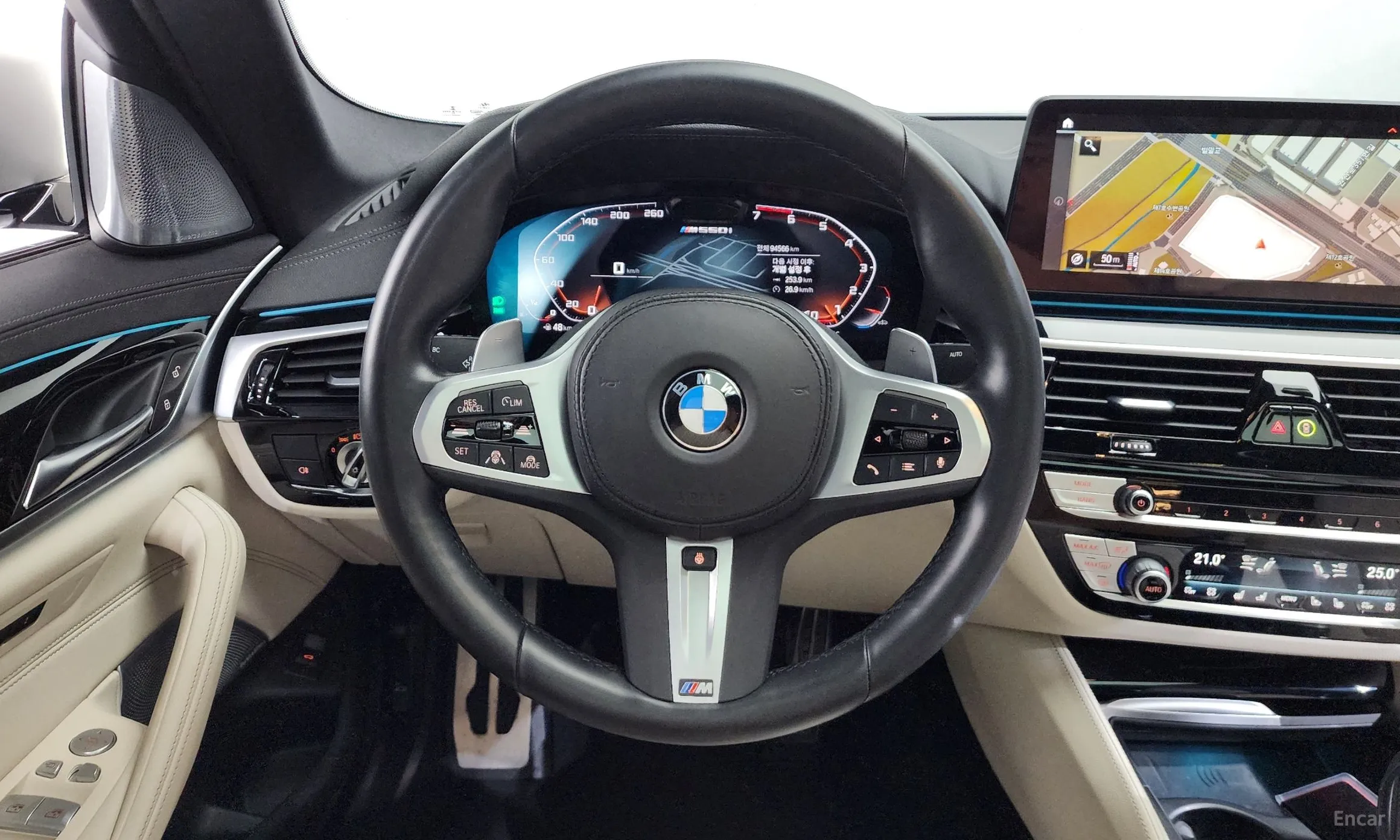 BMW 5 Series (G30) превью 13