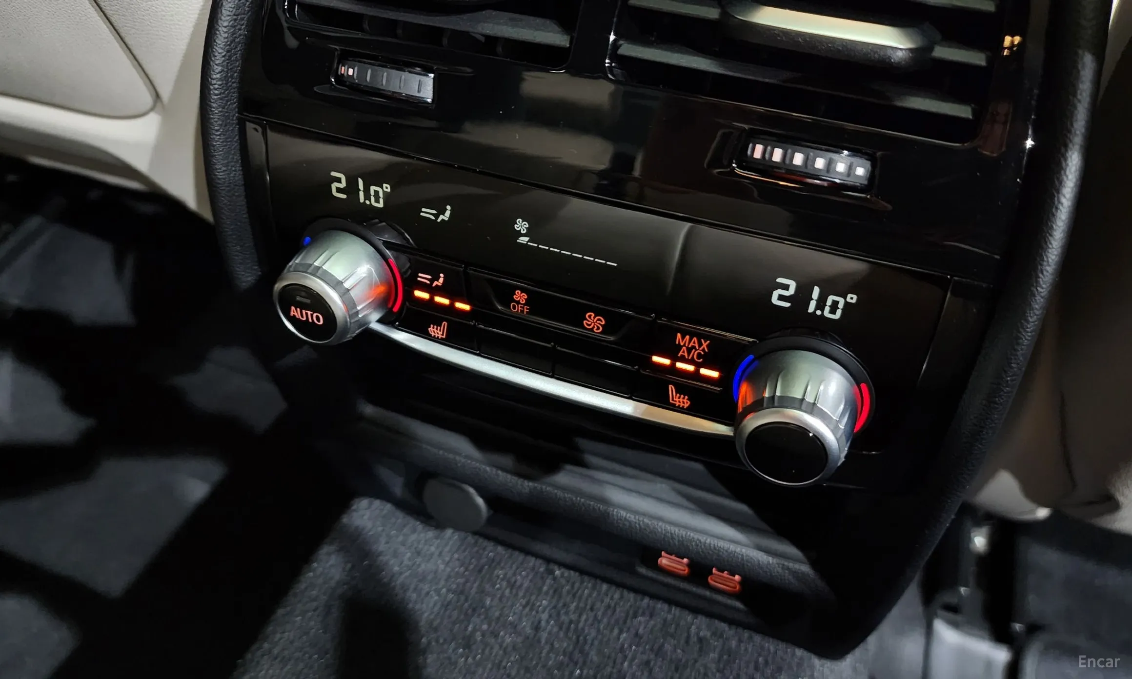 BMW 5 Series (G30) превью 19