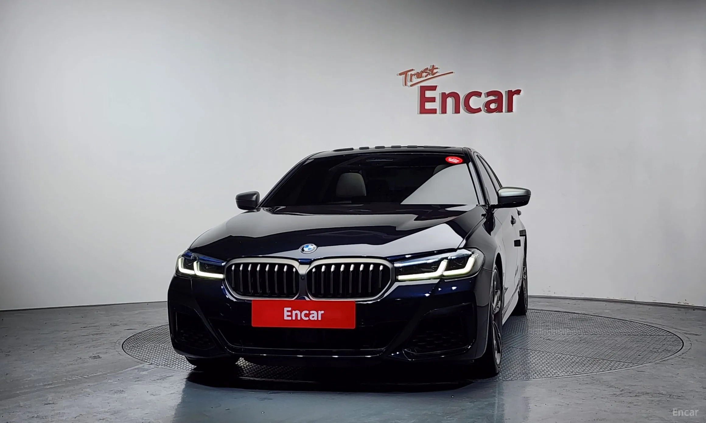 BMW 5 Series (G30) превью 3