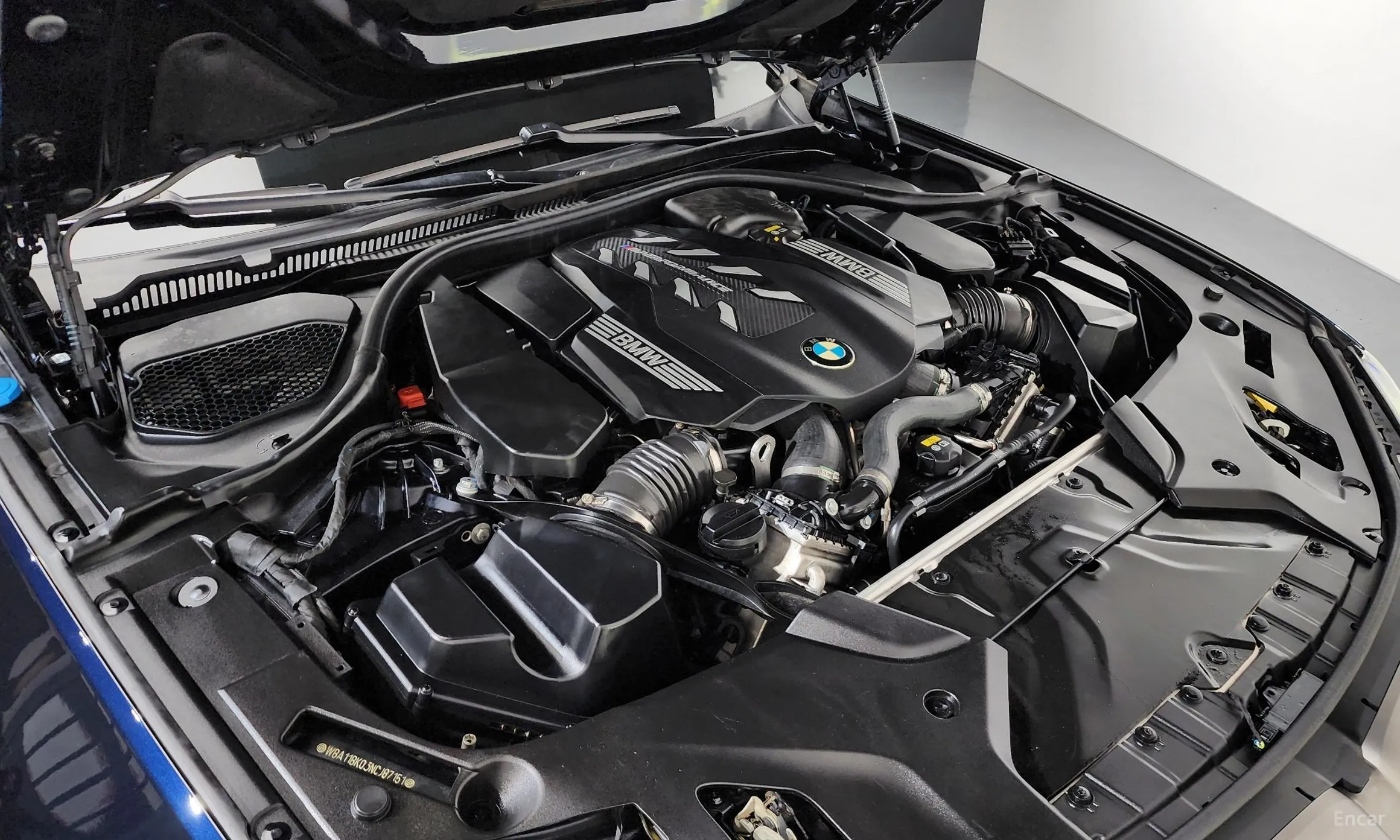 BMW 5 Series (G30) превью 6
