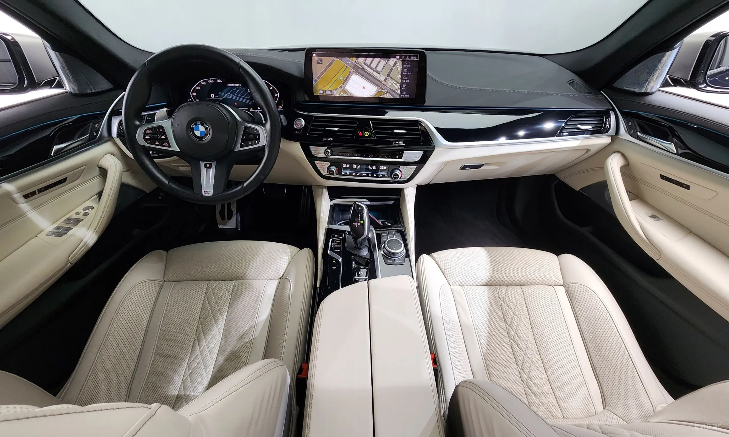 BMW 5 Series (G30) превью 7