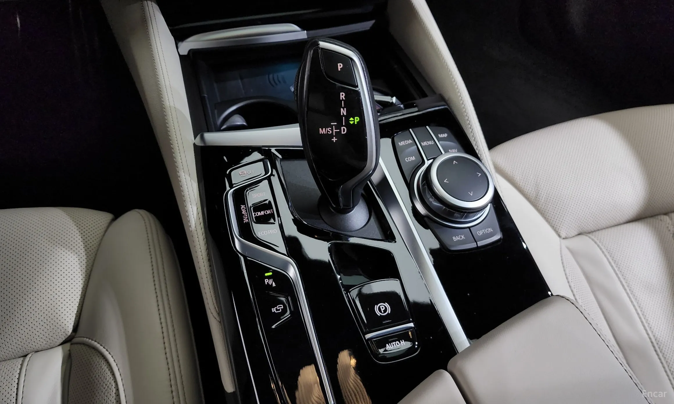 BMW 5 Series (G30) превью 9