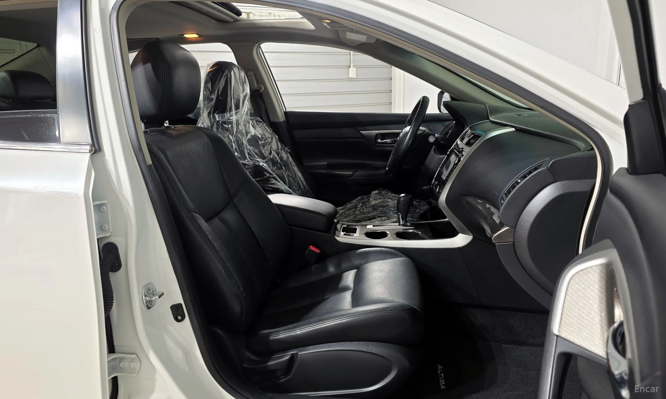 Nissan Altima превью 10