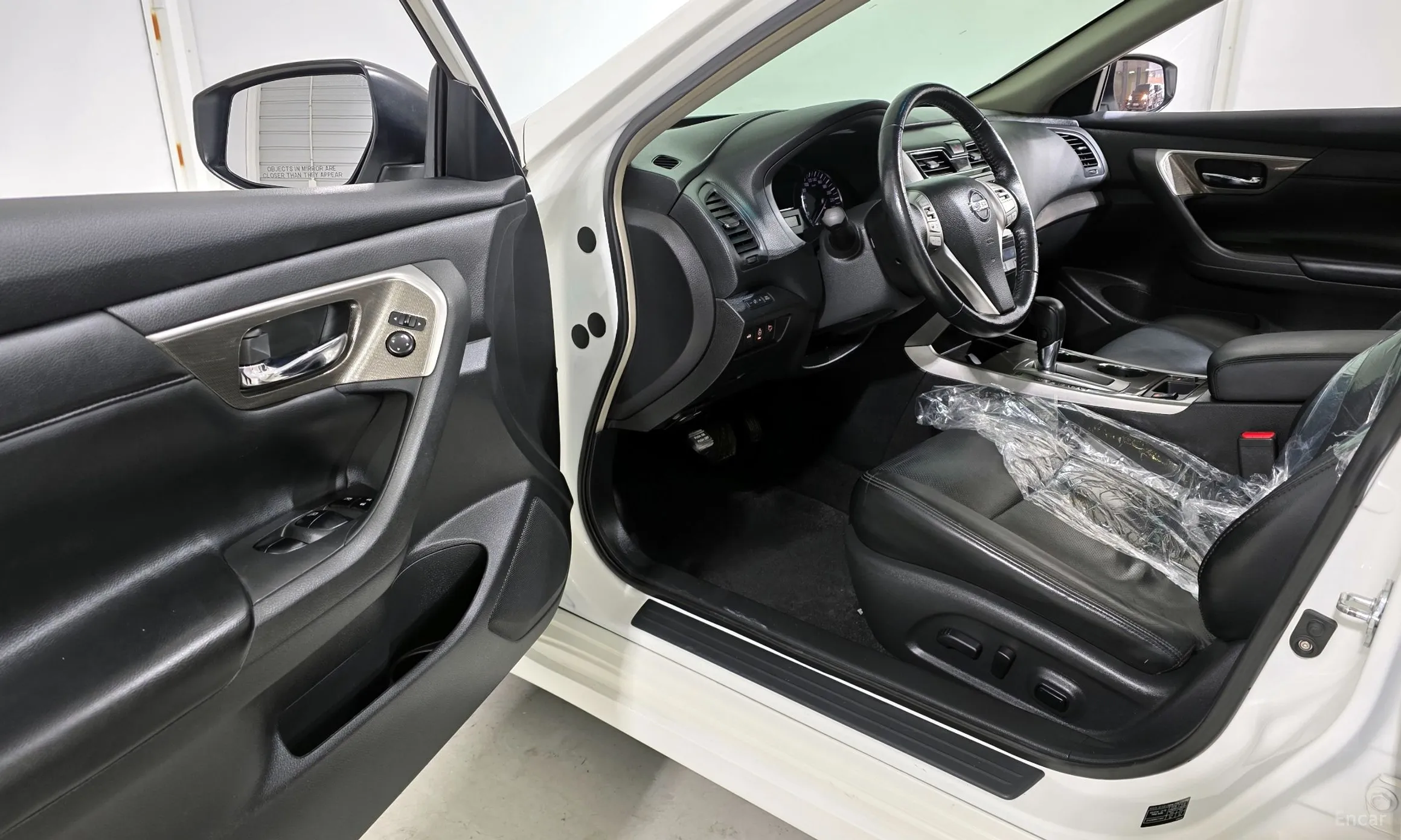 Nissan Altima превью 11