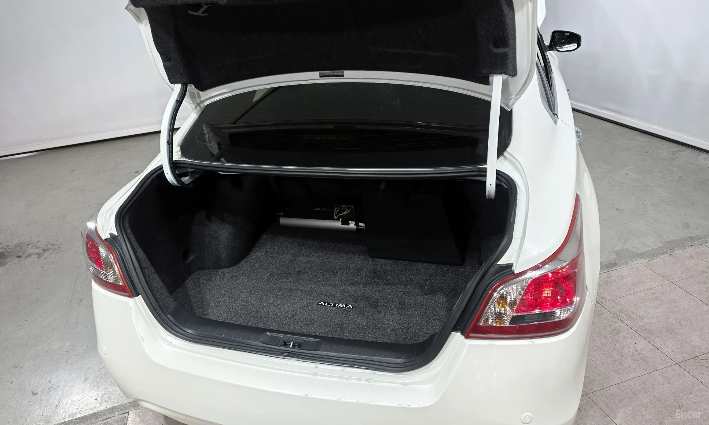 Nissan Altima превью 20