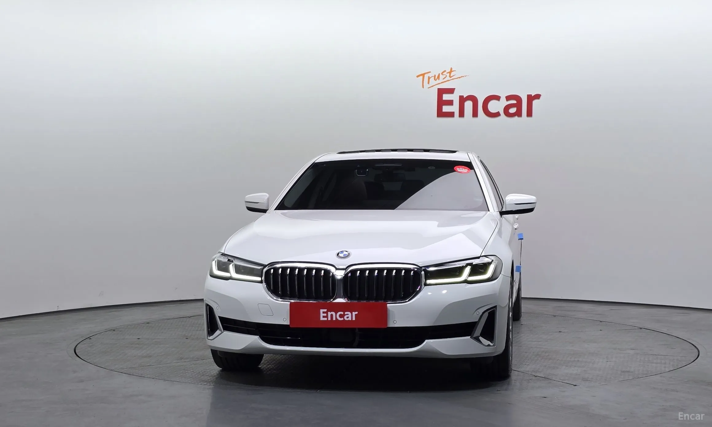 BMW 5 Series (G30) превью 3