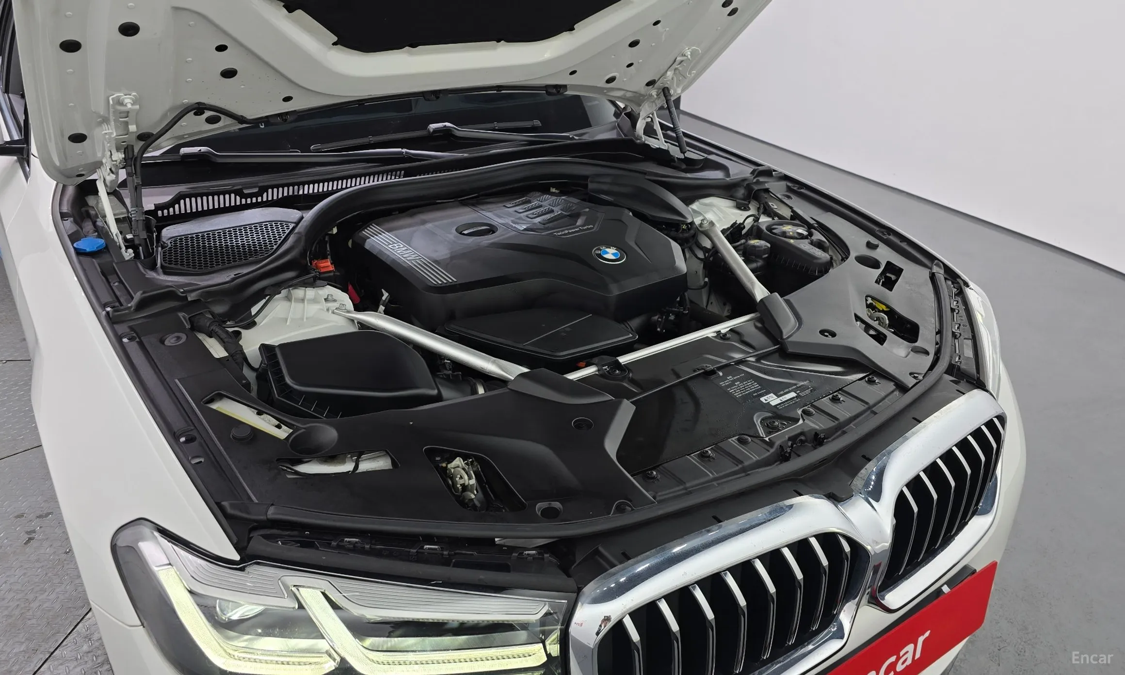 BMW 5 Series (G30) превью 6
