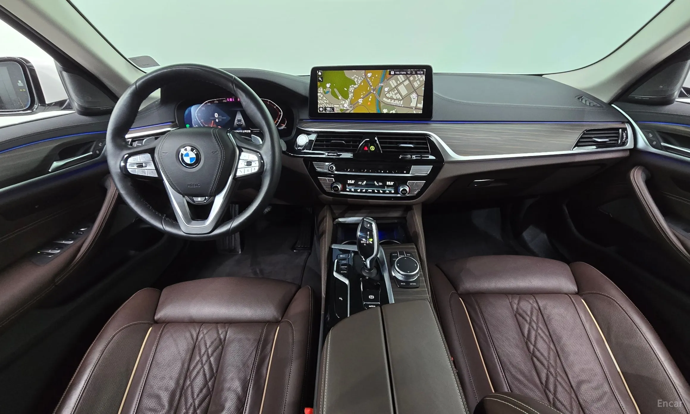 BMW 5 Series (G30) превью 7