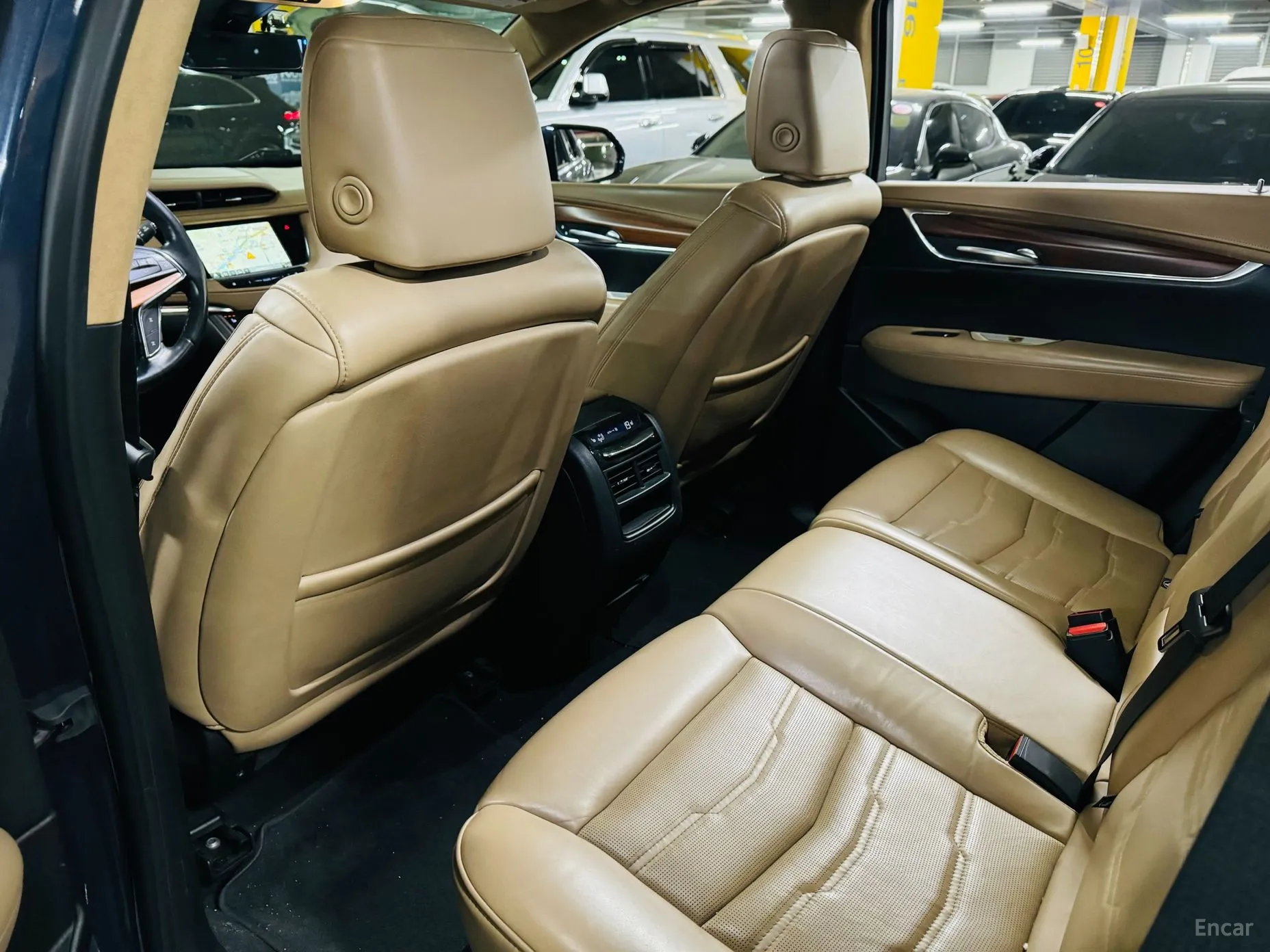 Cadillac XT5 превью 12