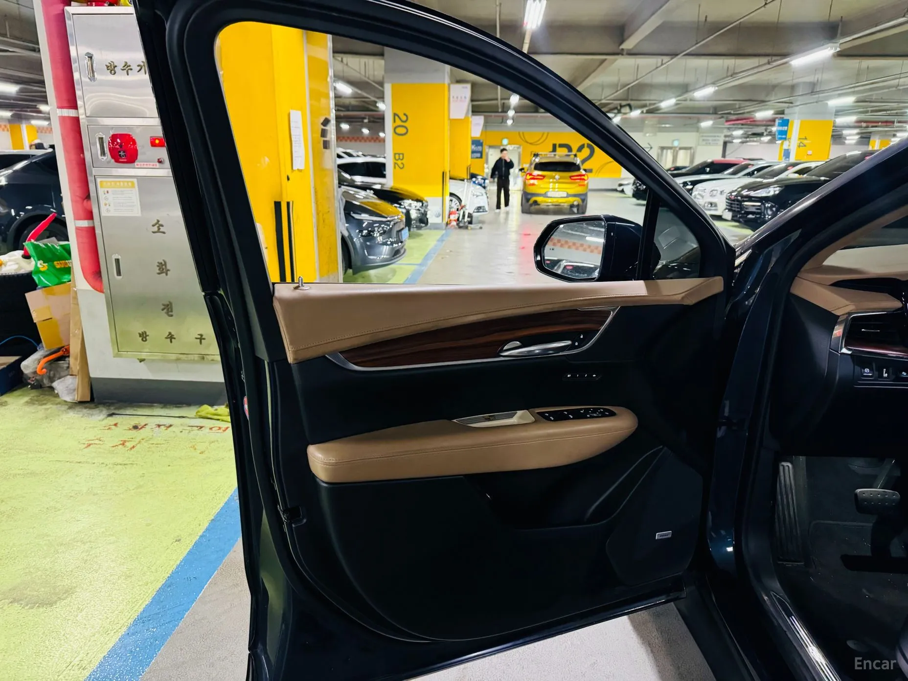 Cadillac XT5 превью 13